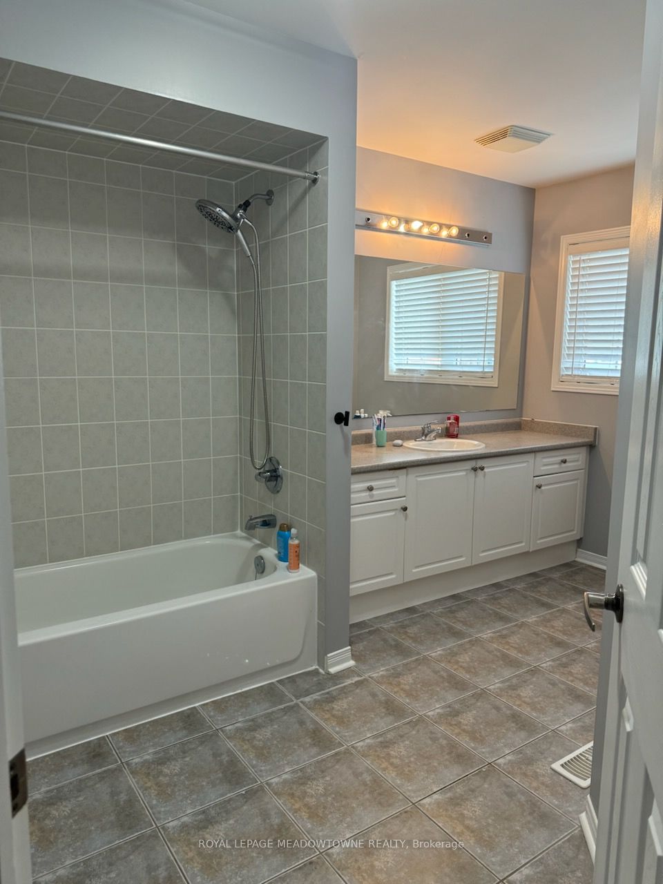 15 Chetholme Pl