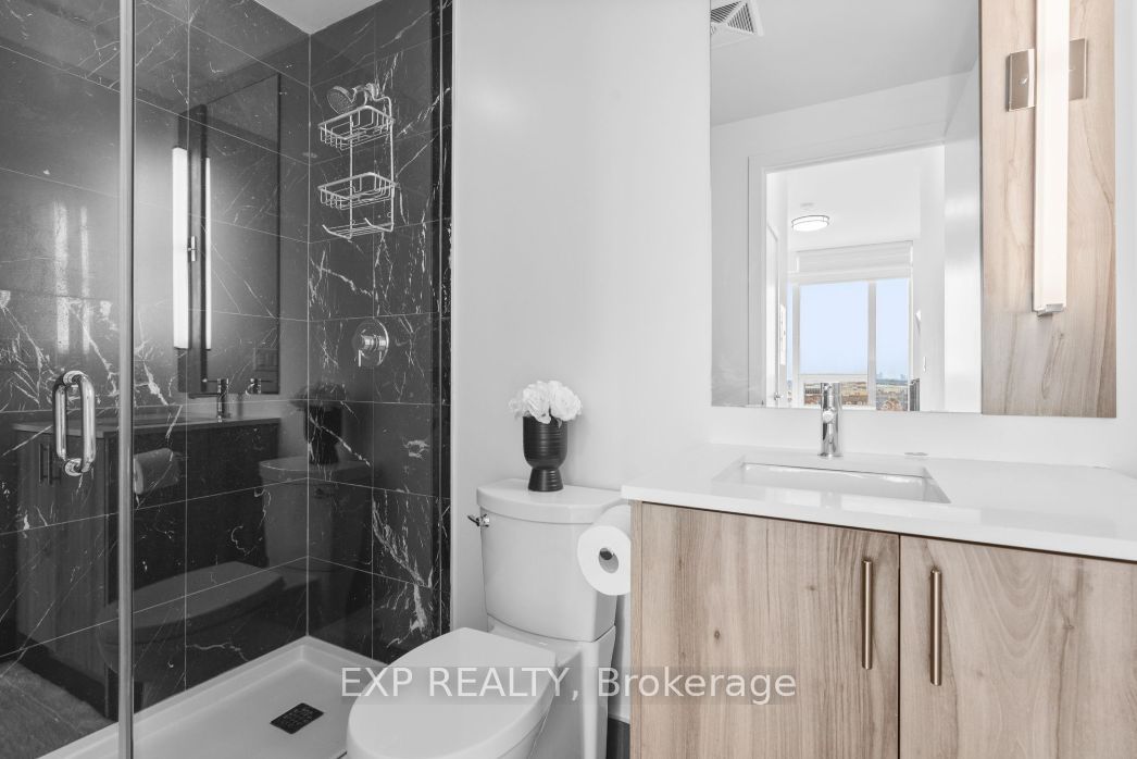 180 Veterans Dr, #806