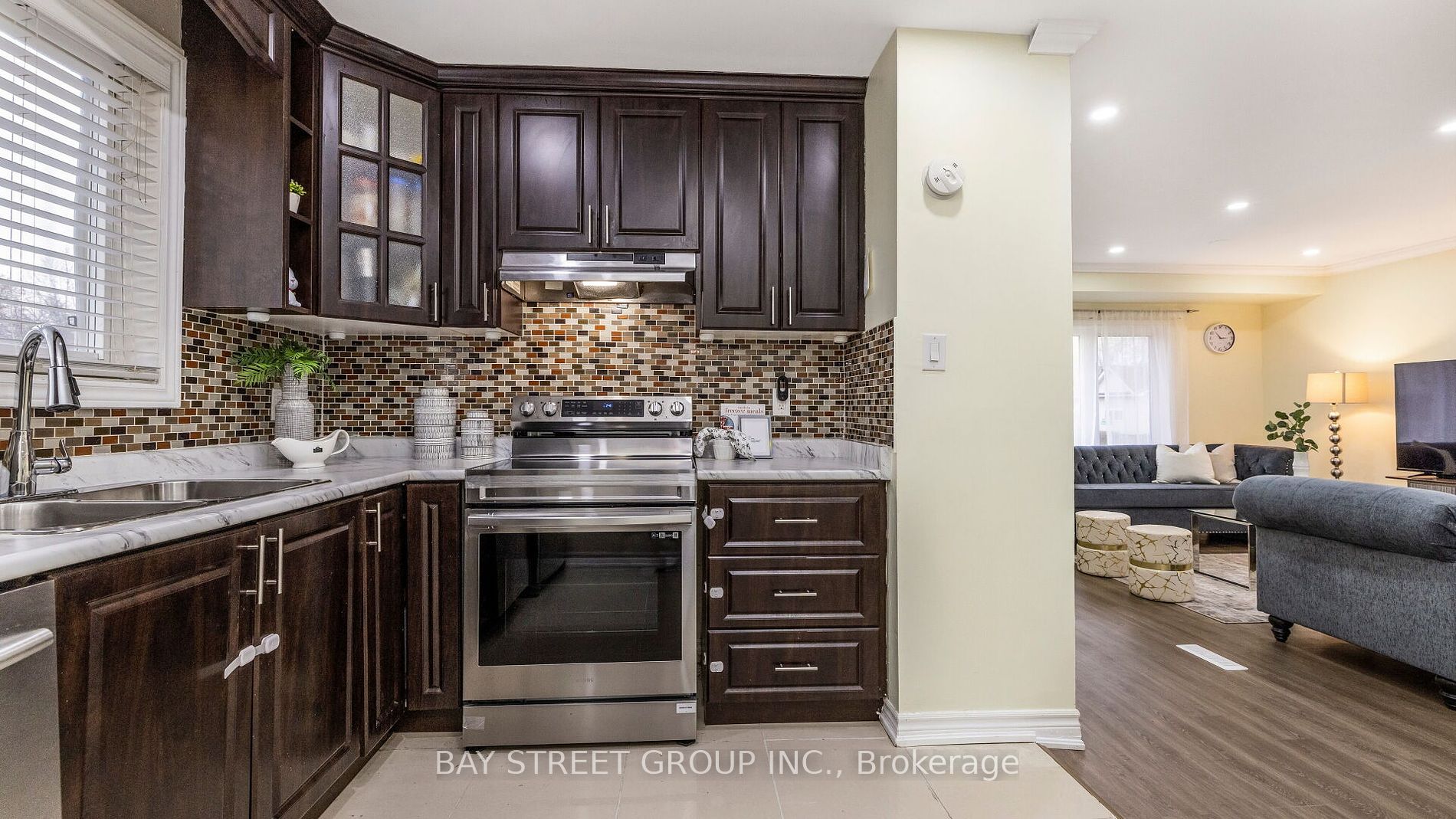 15 Bruce Beer Dr