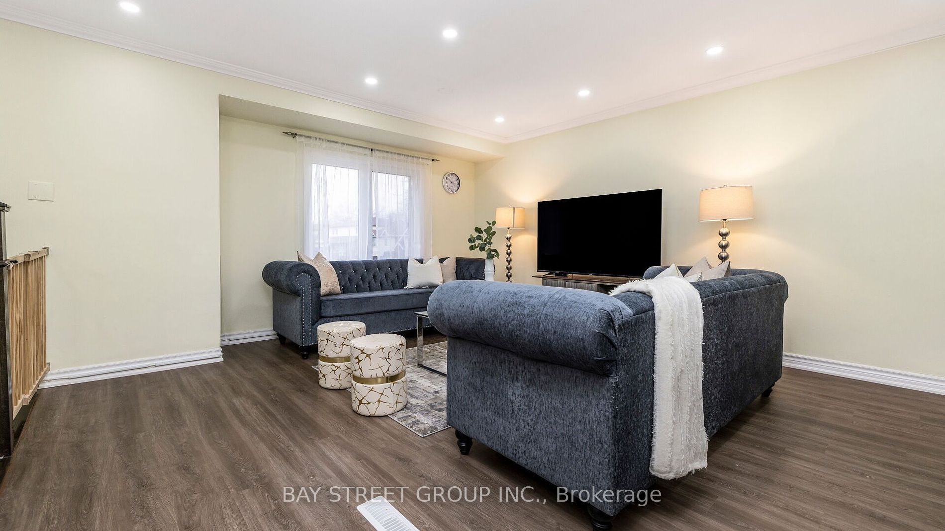 15 Bruce Beer Dr