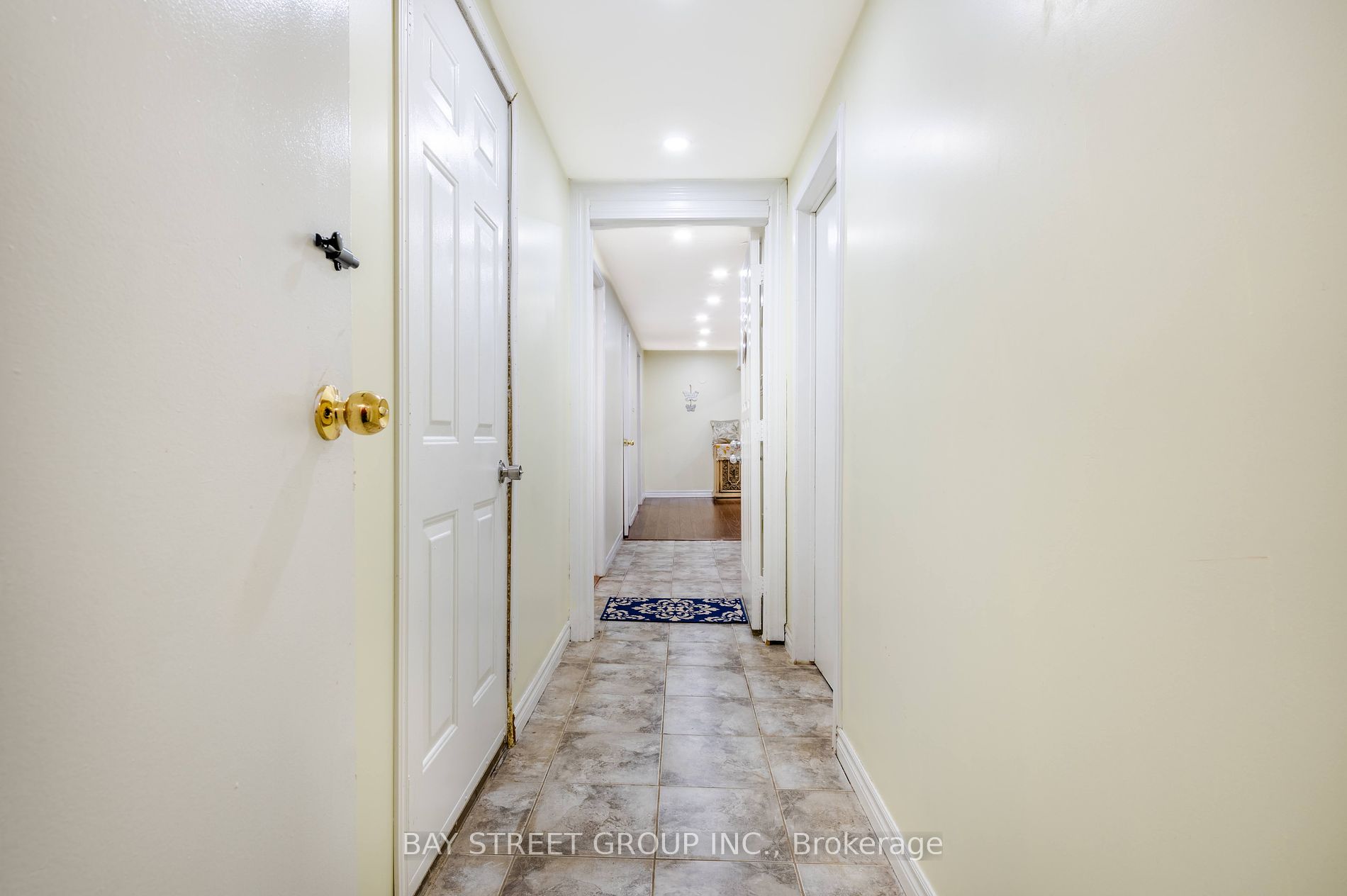 15 Bruce Beer Dr