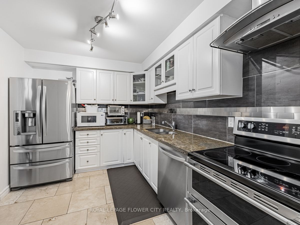 750 Burnhamthorpe Road E, #31