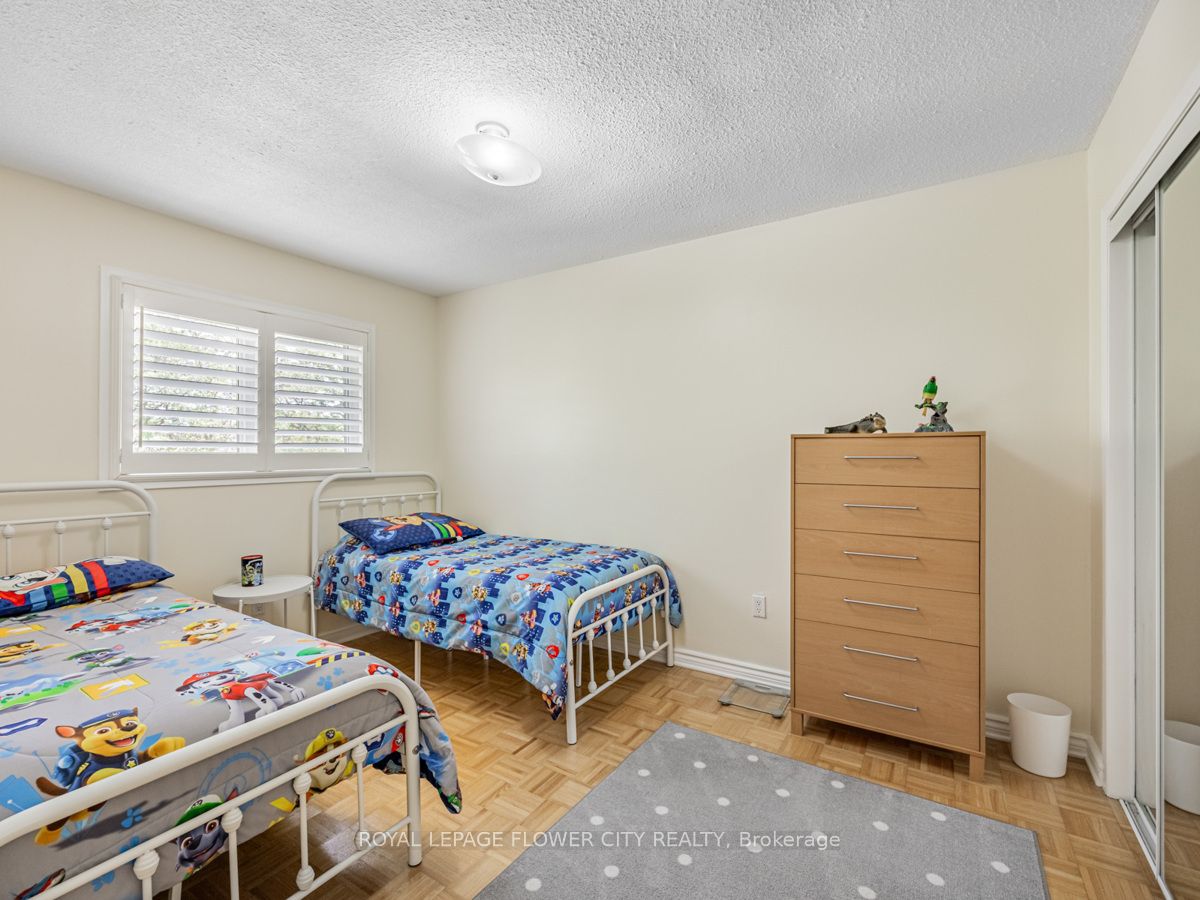 750 Burnhamthorpe Road E, #31