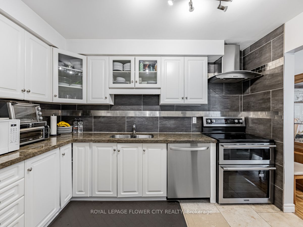 750 Burnhamthorpe Road E, #31