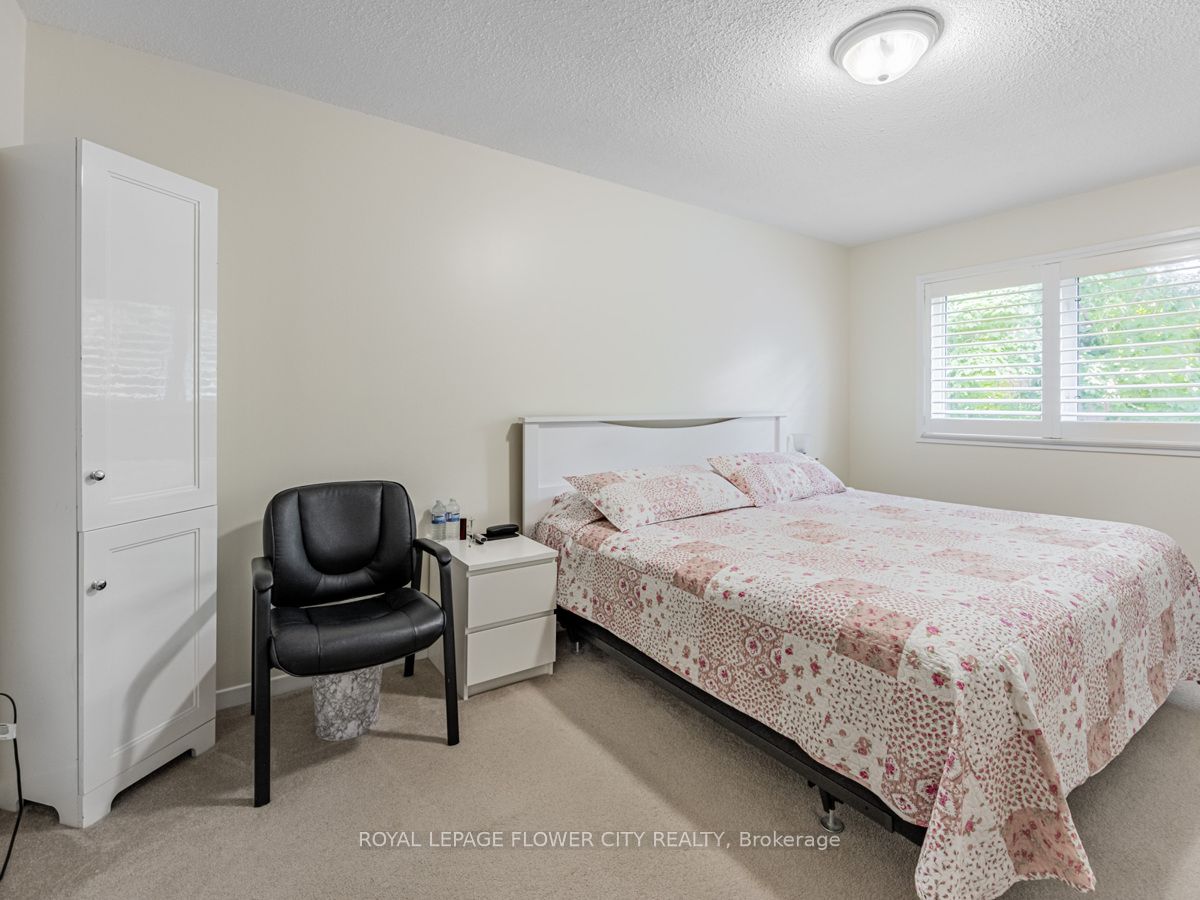 750 Burnhamthorpe Road E, #31