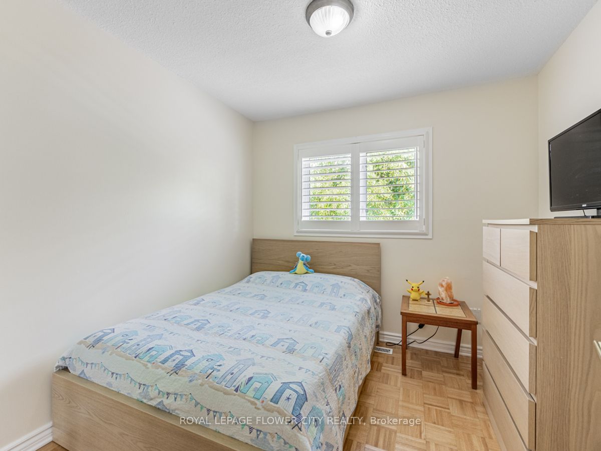 750 Burnhamthorpe Road E, #31