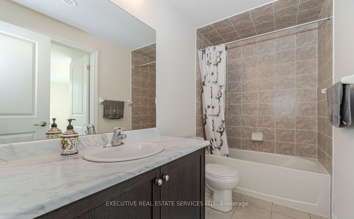 20 Halliford Pl E, #101