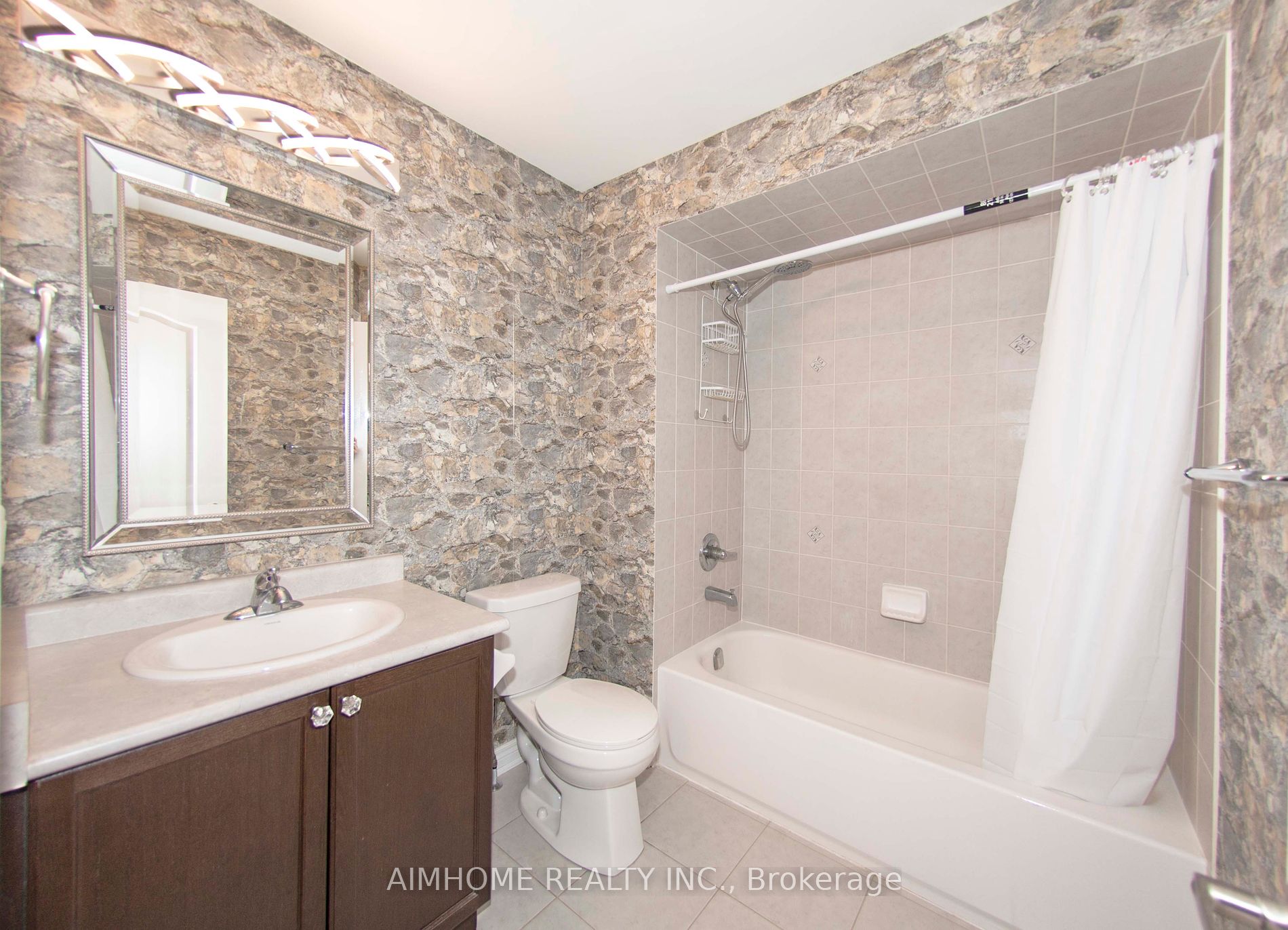 2435 Greenwich Dr, #37