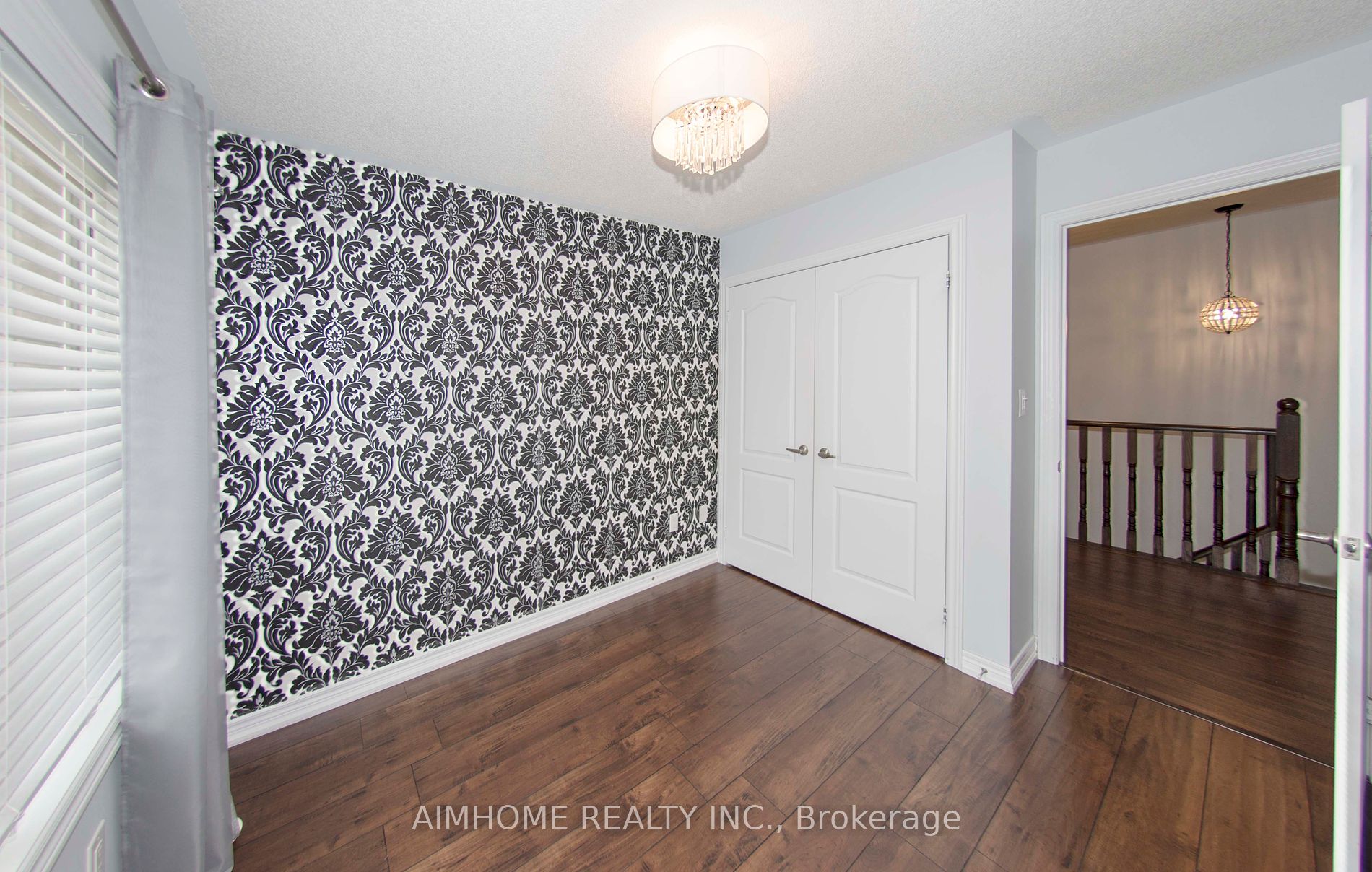 2435 Greenwich Dr, #37