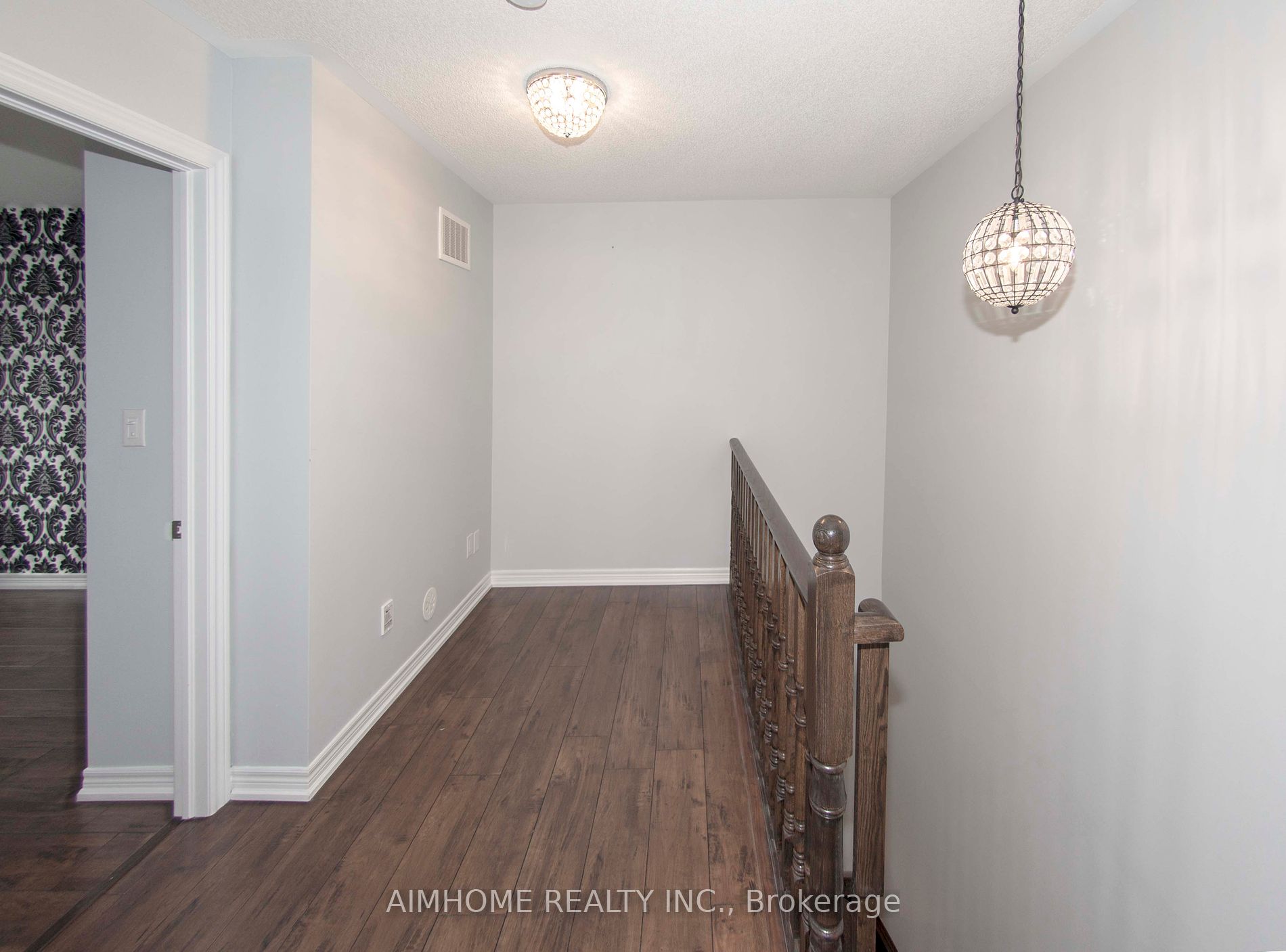 2435 Greenwich Dr, #37