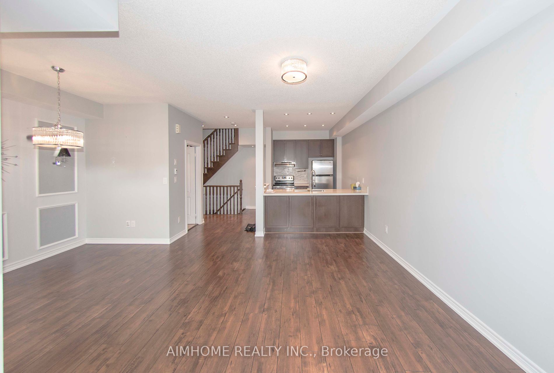 2435 Greenwich Dr, #37