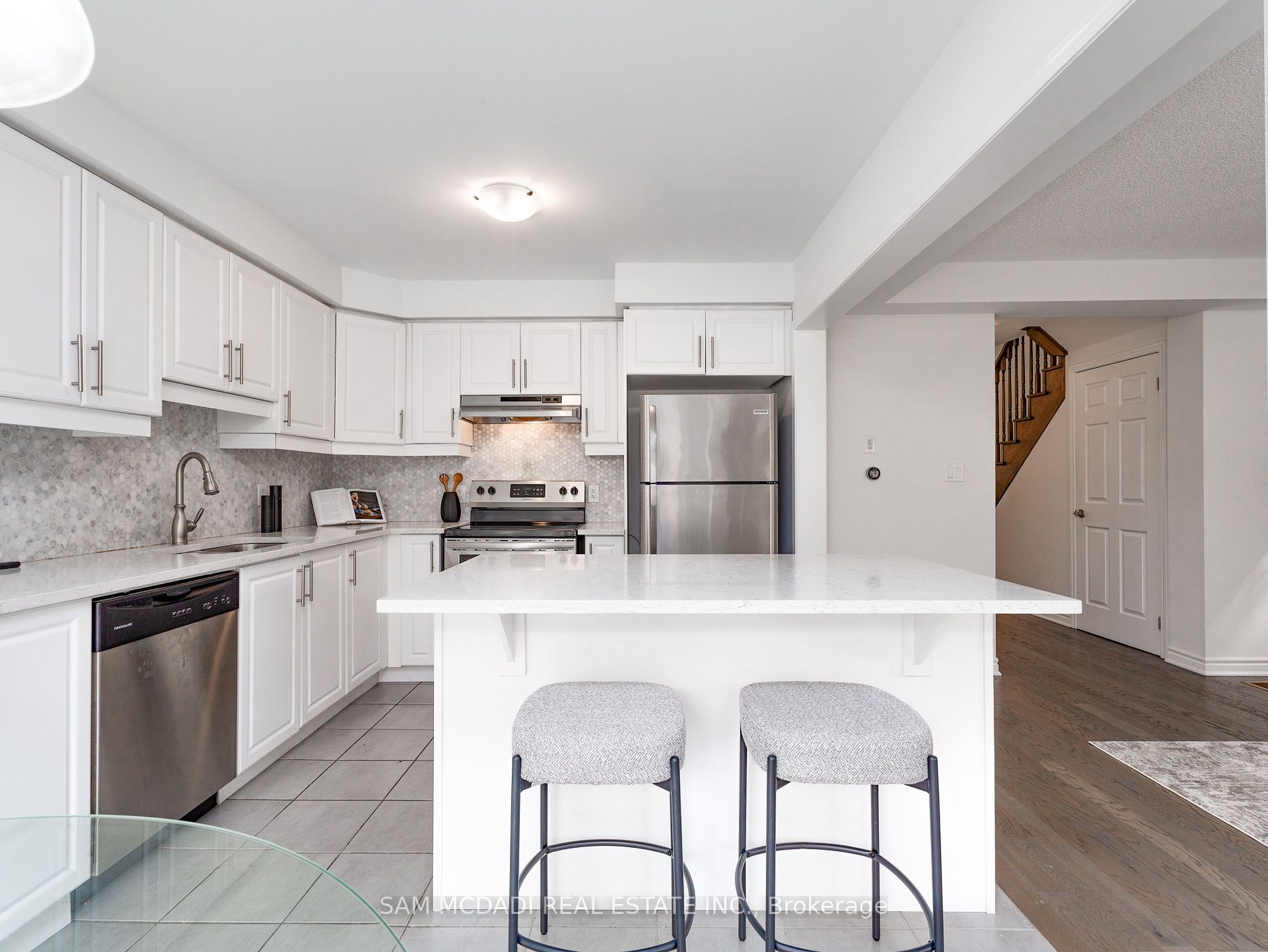 9 Leiterman Dr