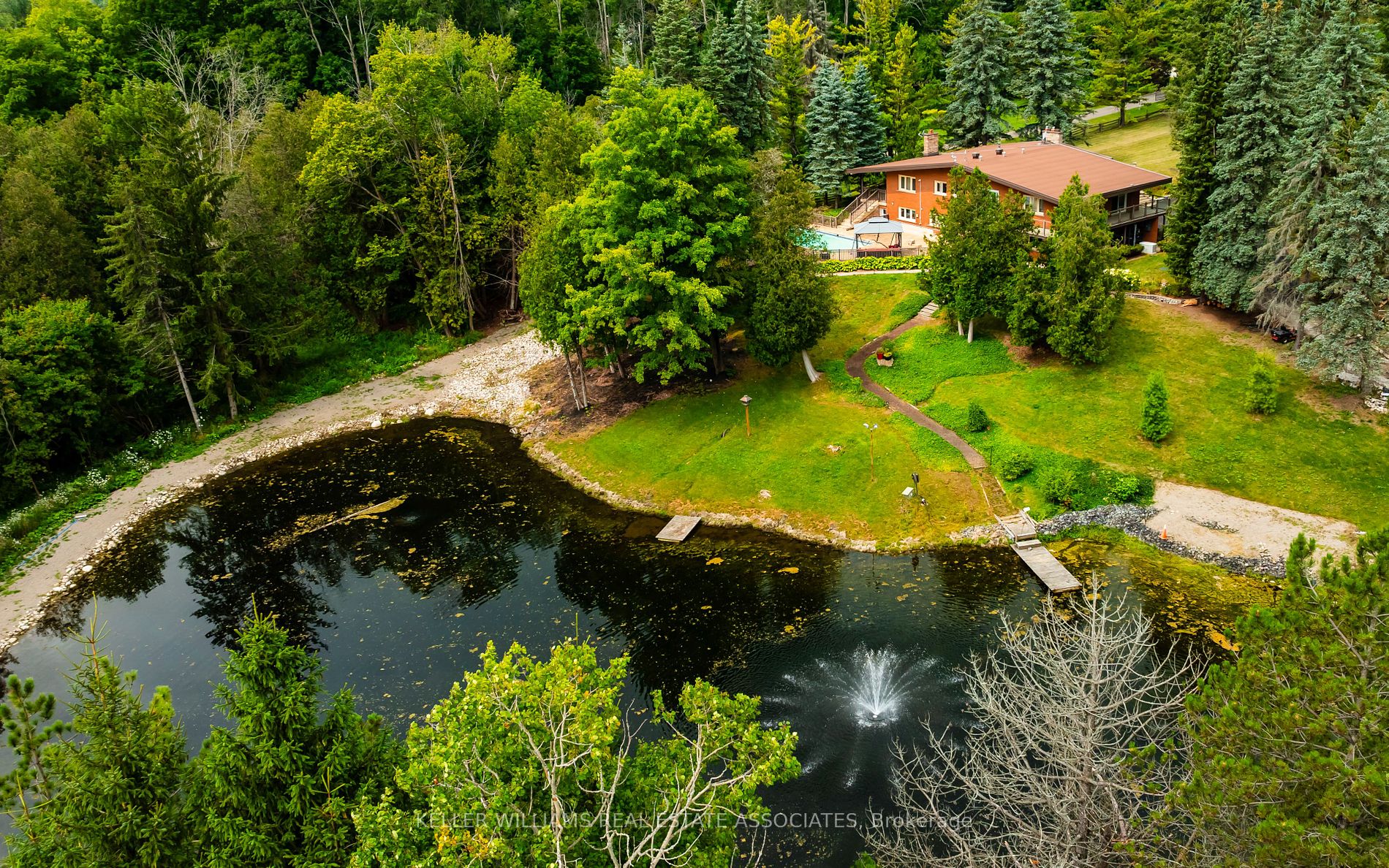 16 Cedar Dr