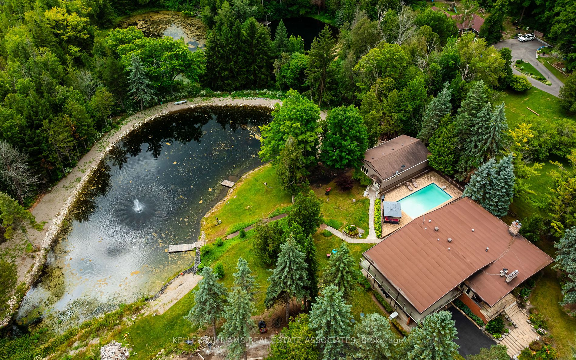 16 Cedar Dr