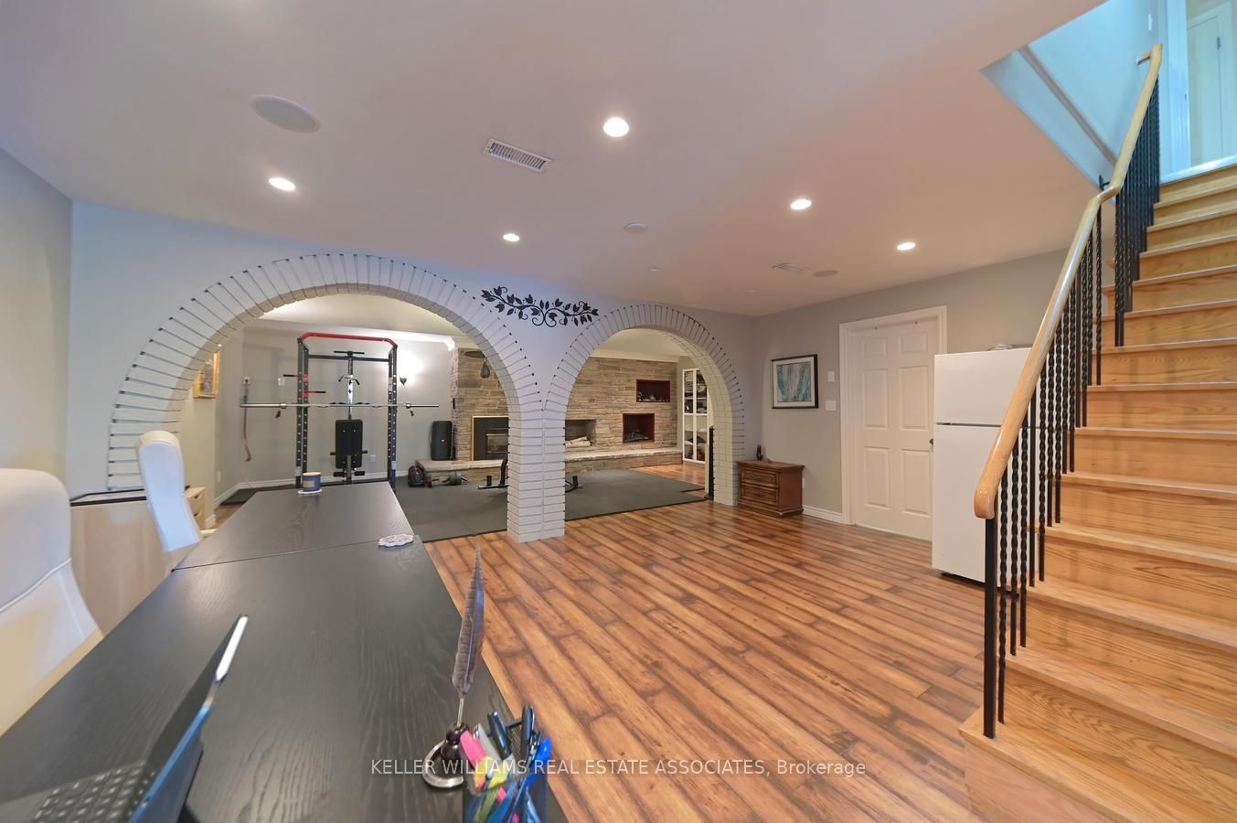 16 Cedar Dr