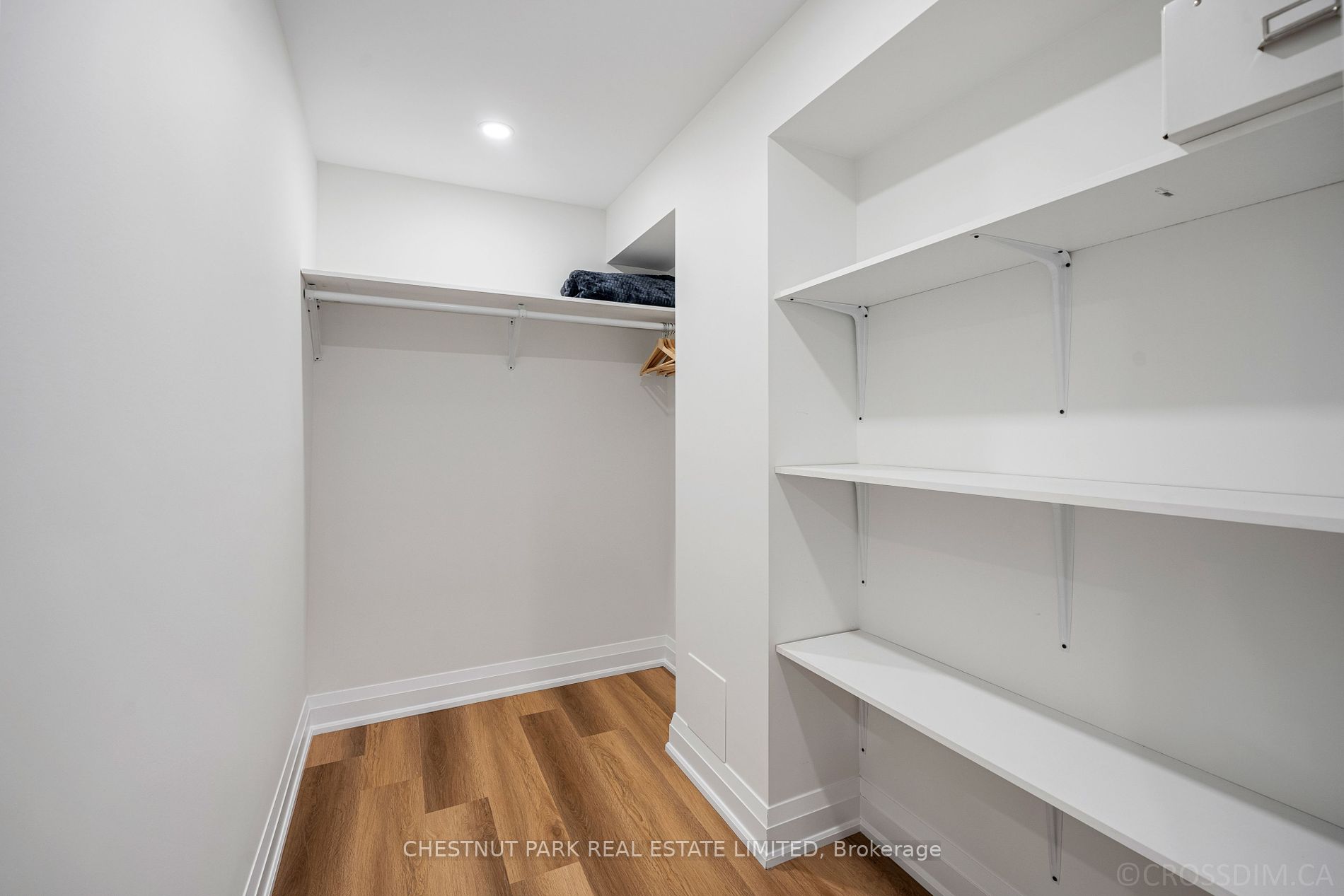 2106 Grange Dr