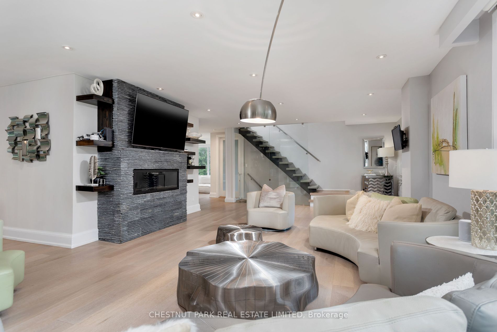2106 Grange Dr