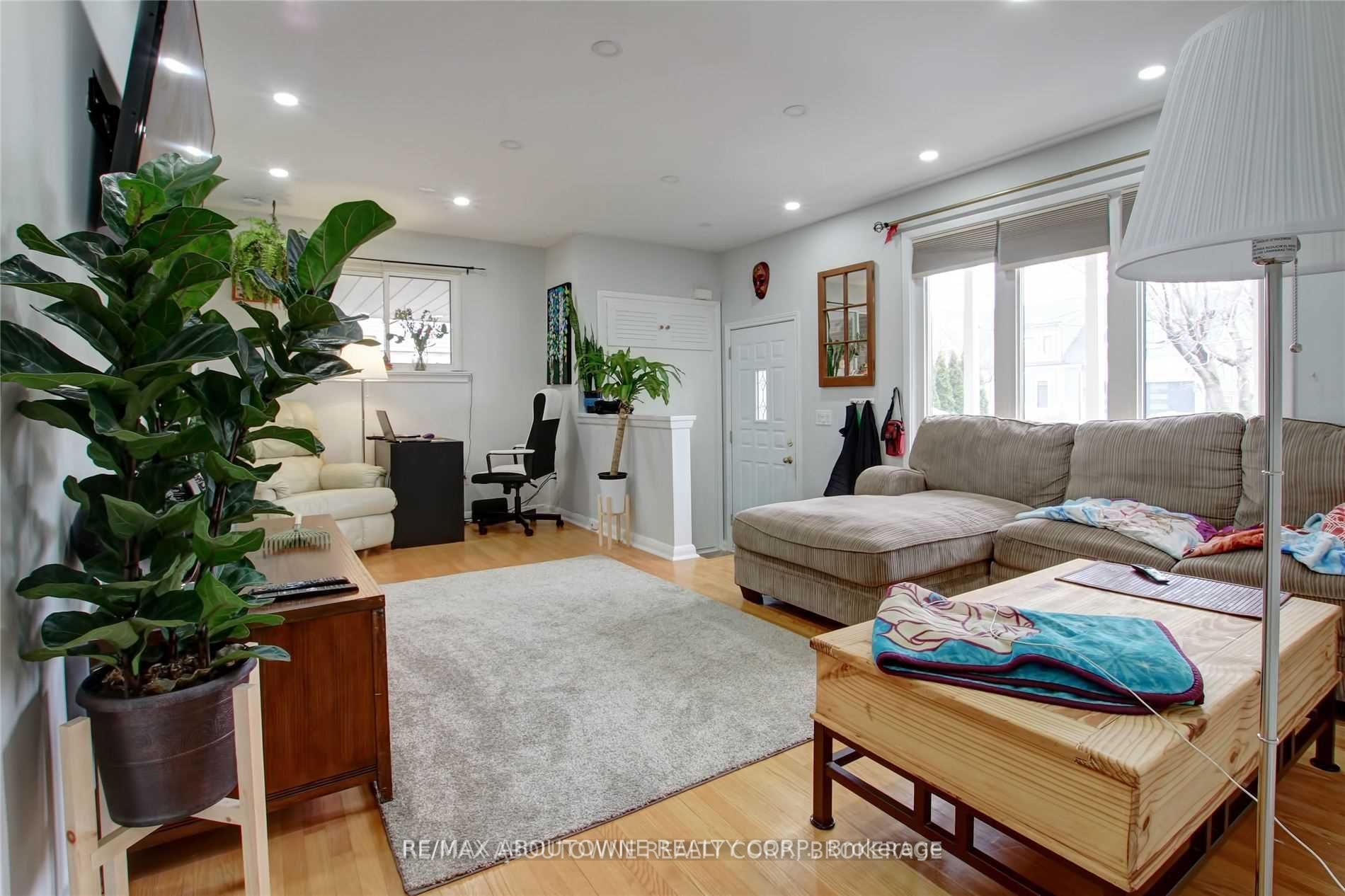 410 Samford Pl