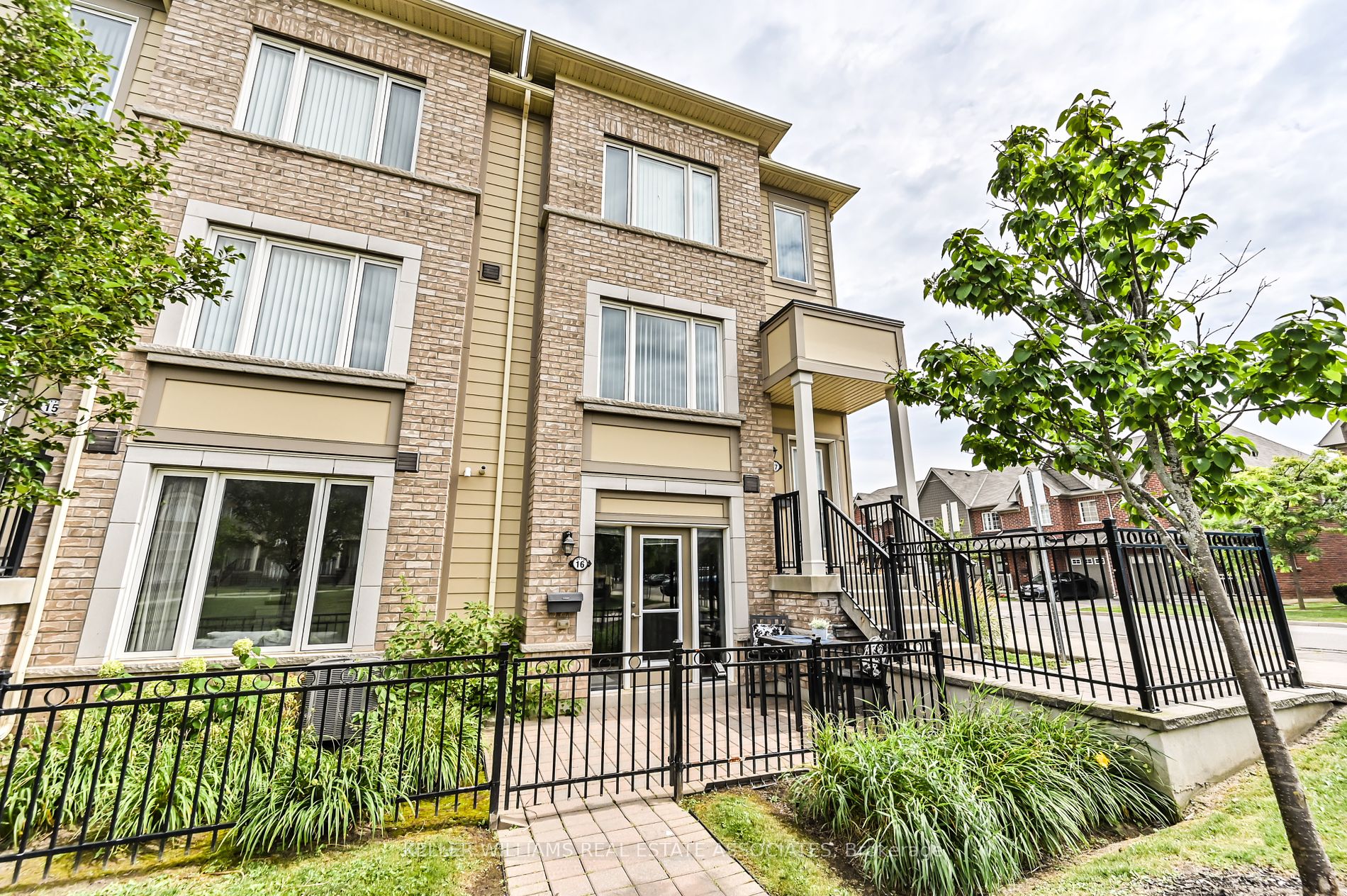 3115 Boxford Crescent #16