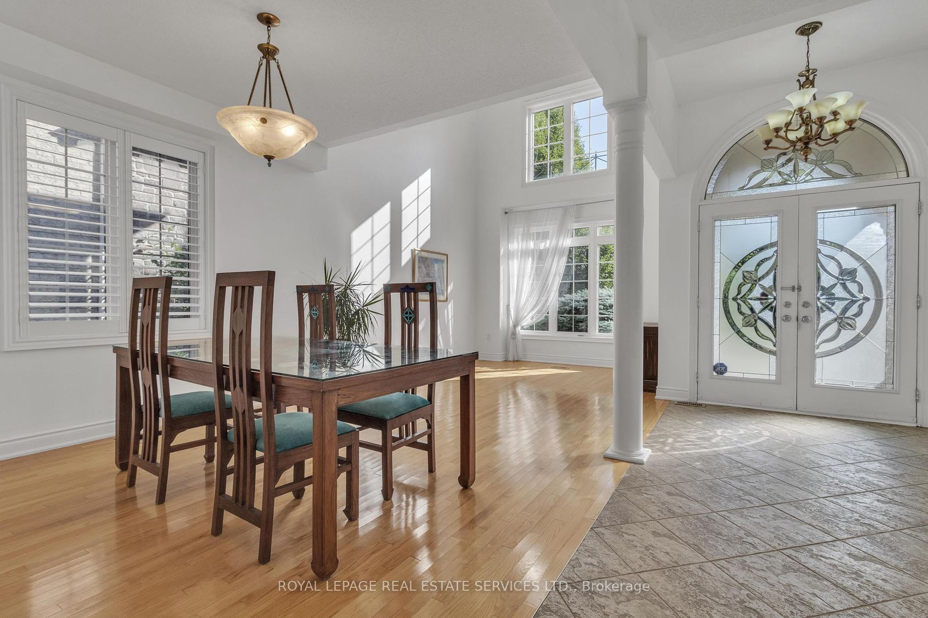 215 Burloak Dr