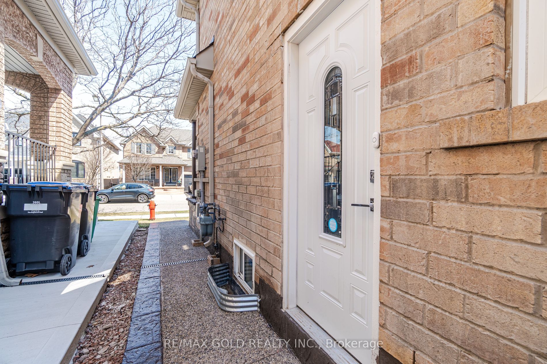8 Foxmere Rd