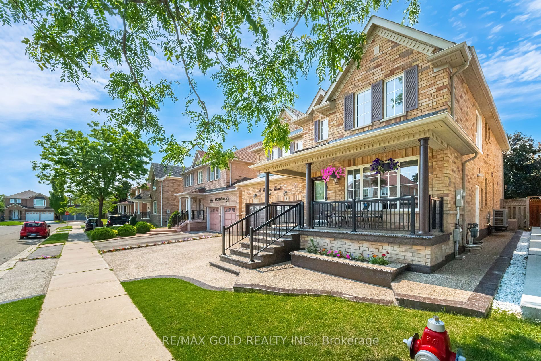 8 Foxmere Rd