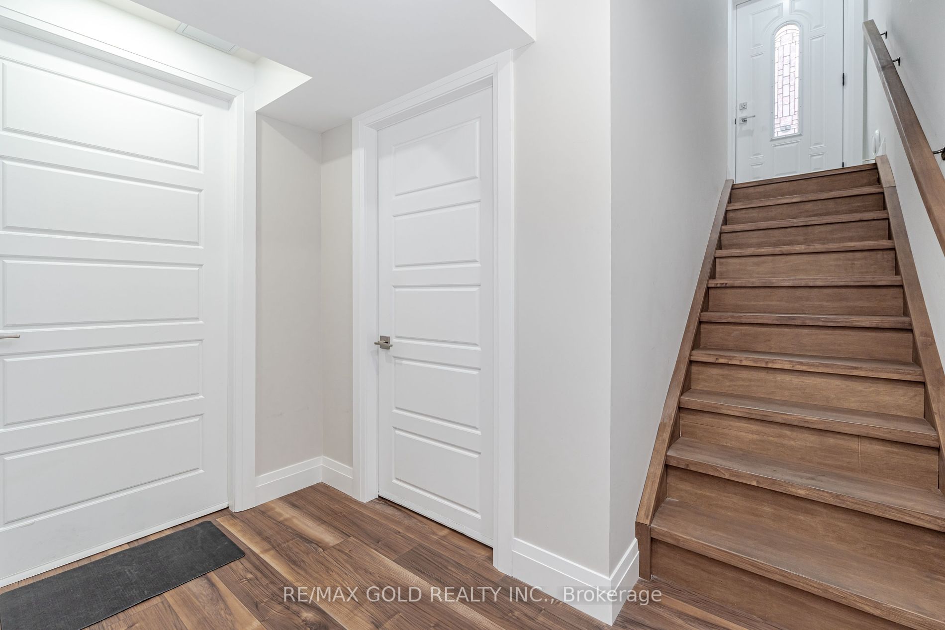 8 Foxmere Rd