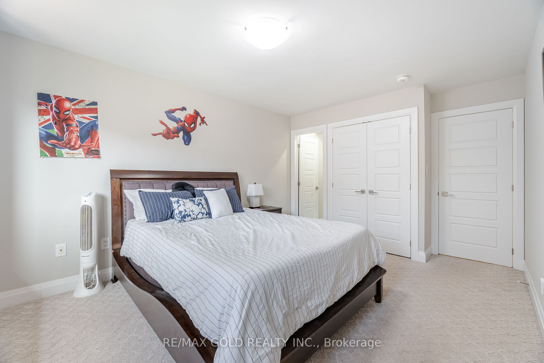 8 Foxmere Rd