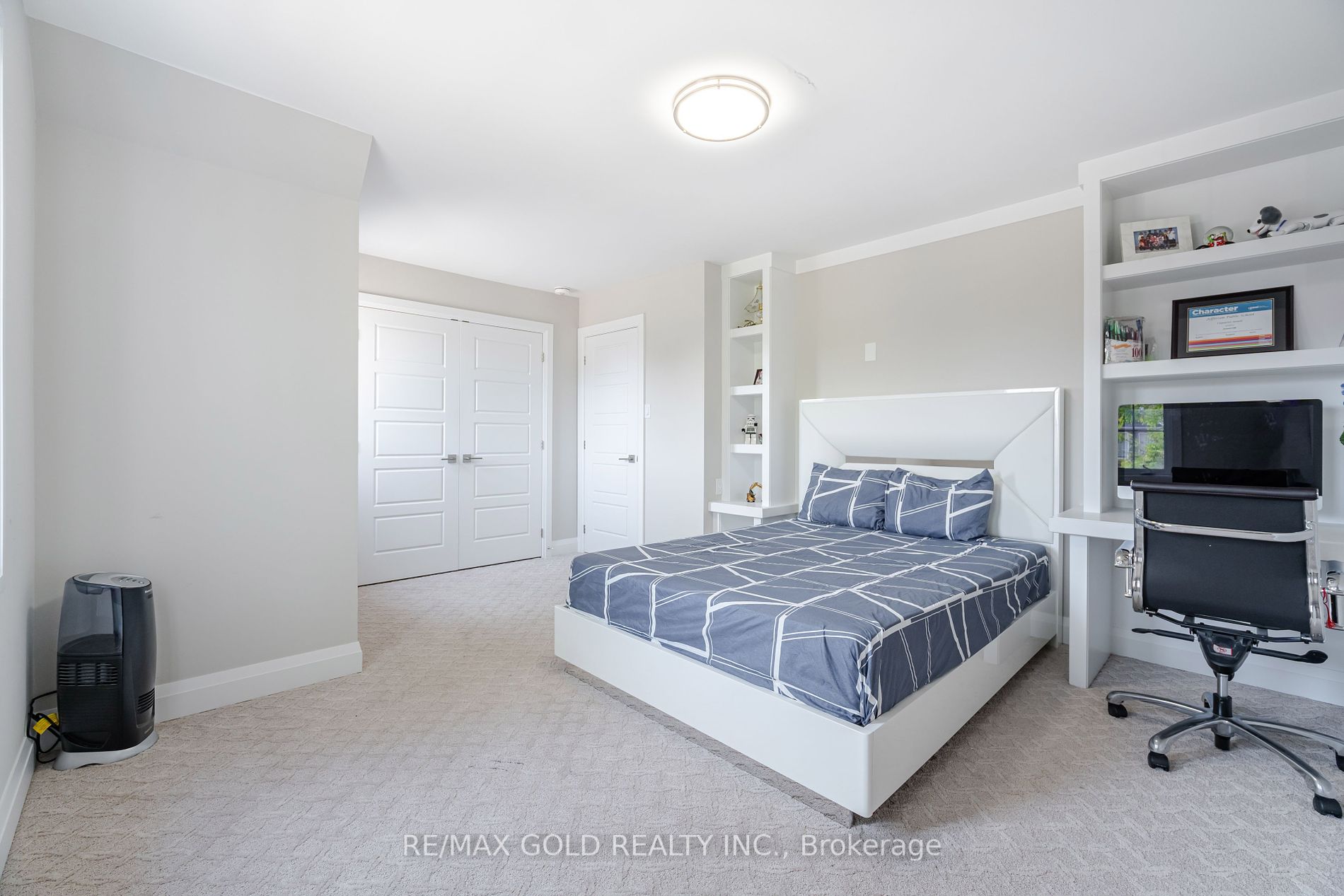 8 Foxmere Rd