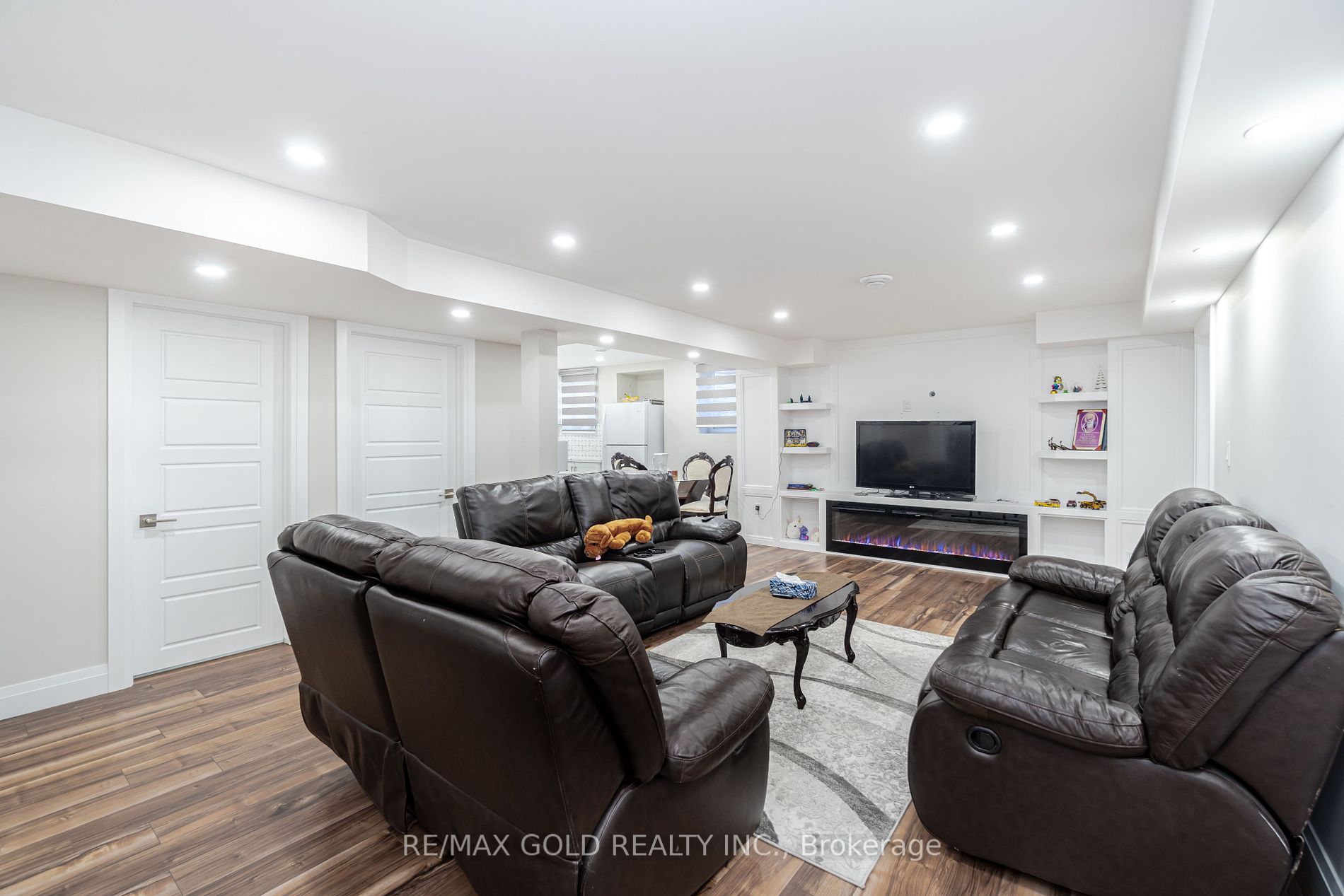 8 Foxmere Rd