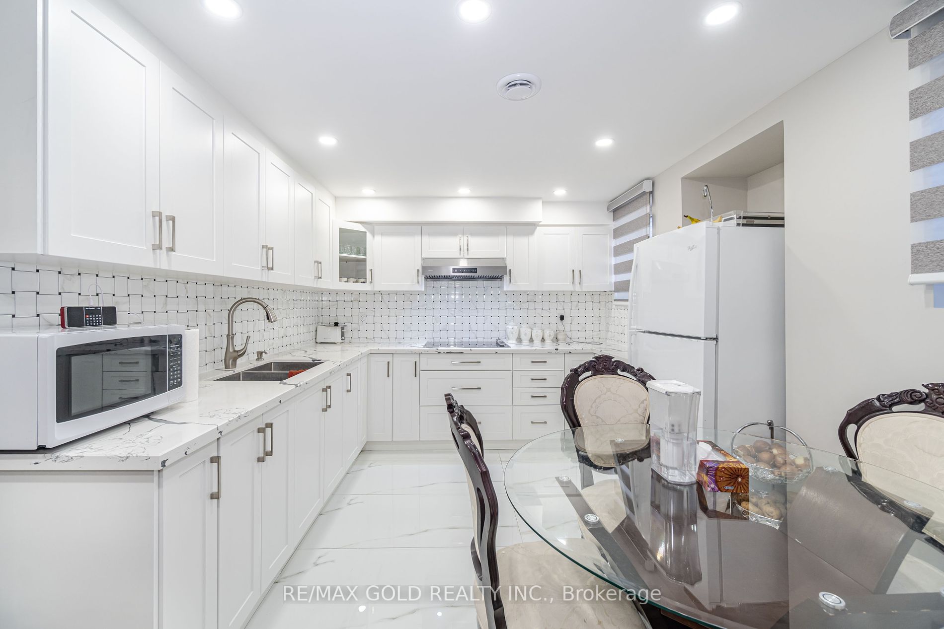 8 Foxmere Rd