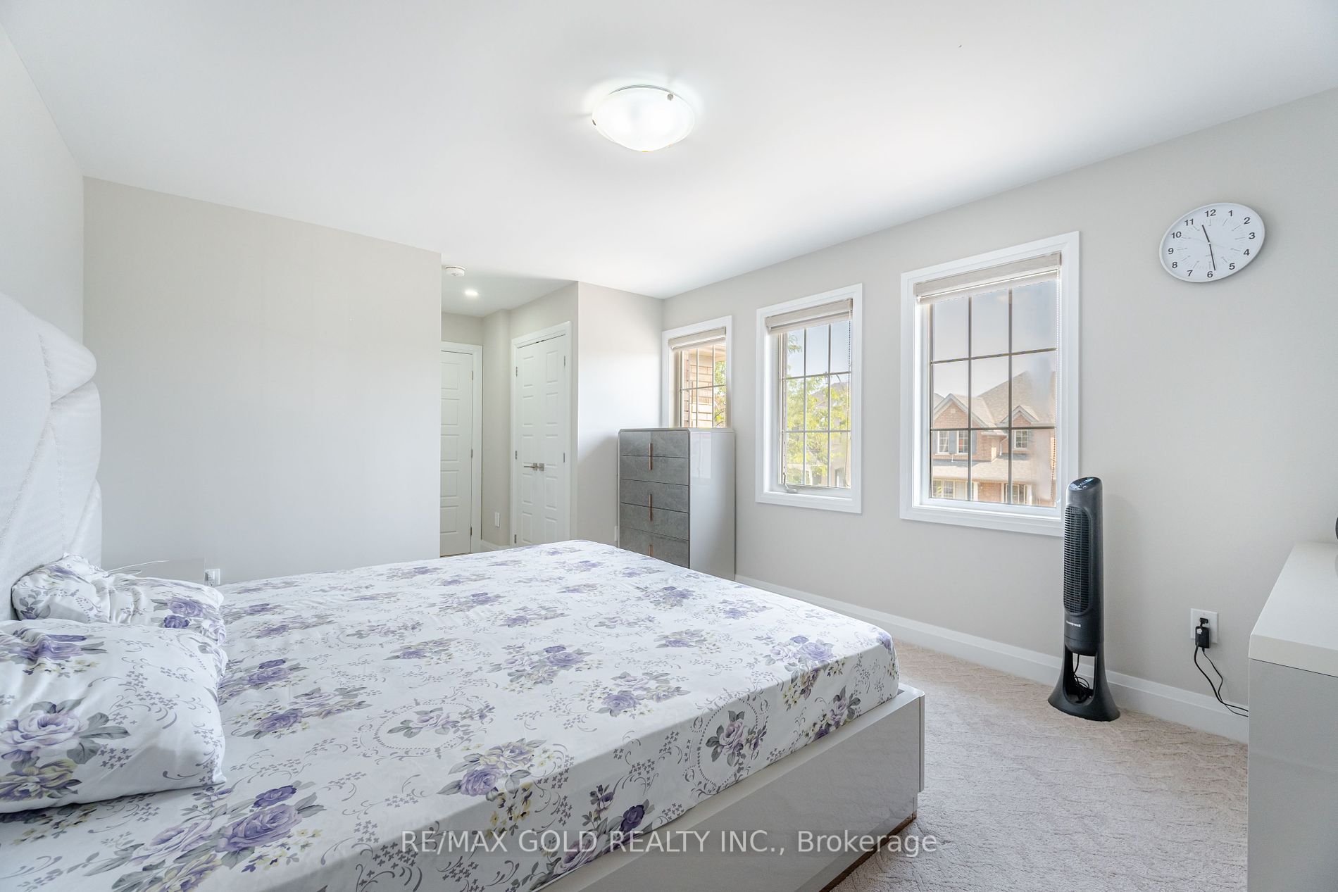 8 Foxmere Rd