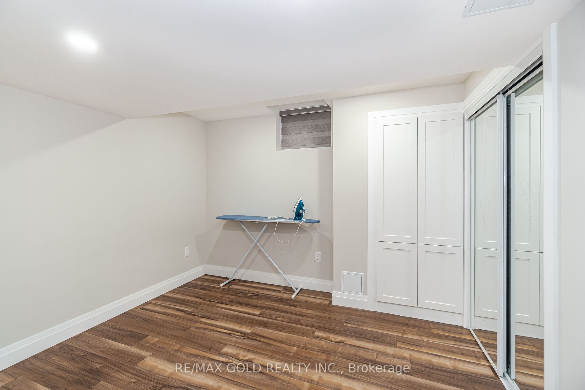 8 Foxmere Rd