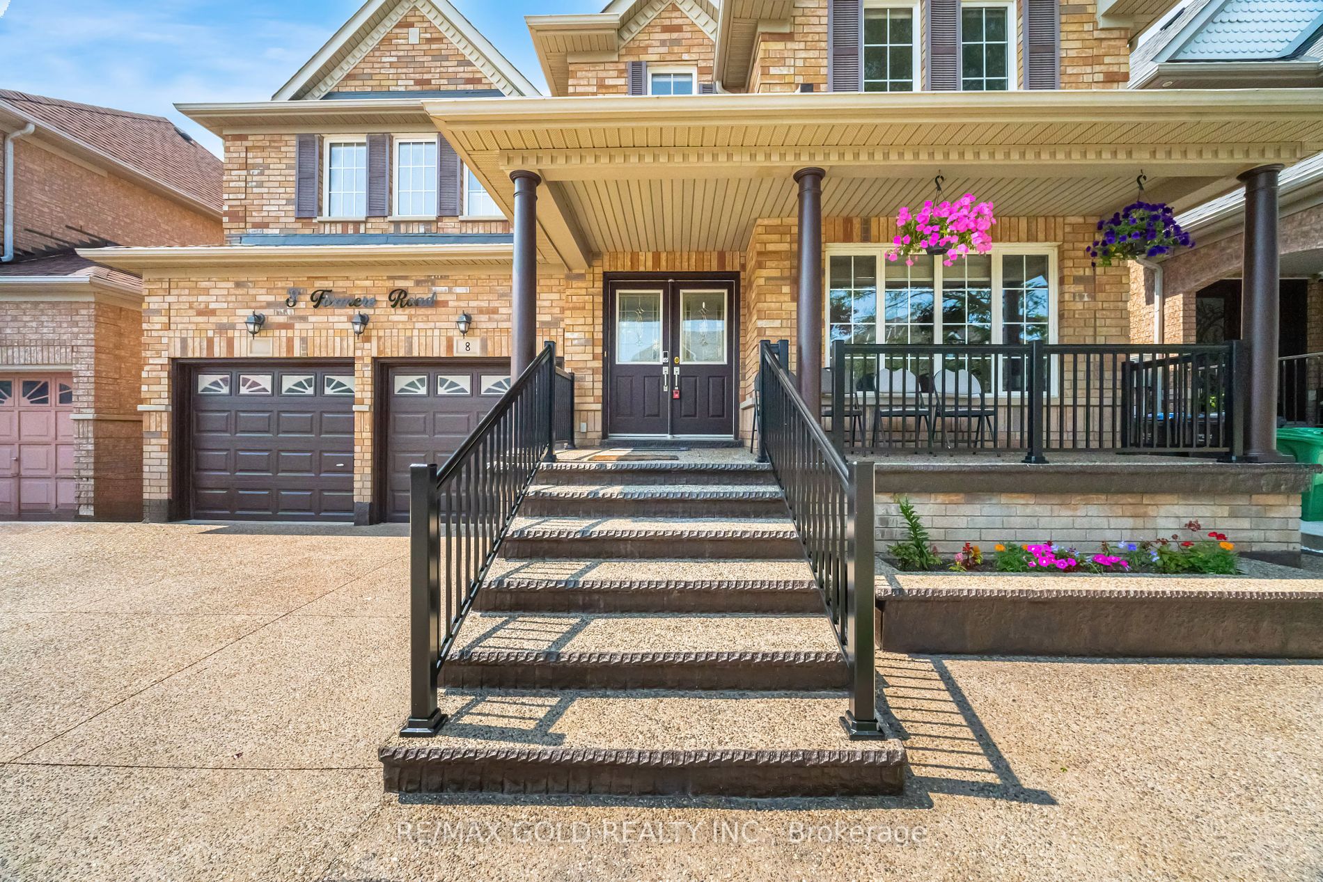 8 Foxmere Rd