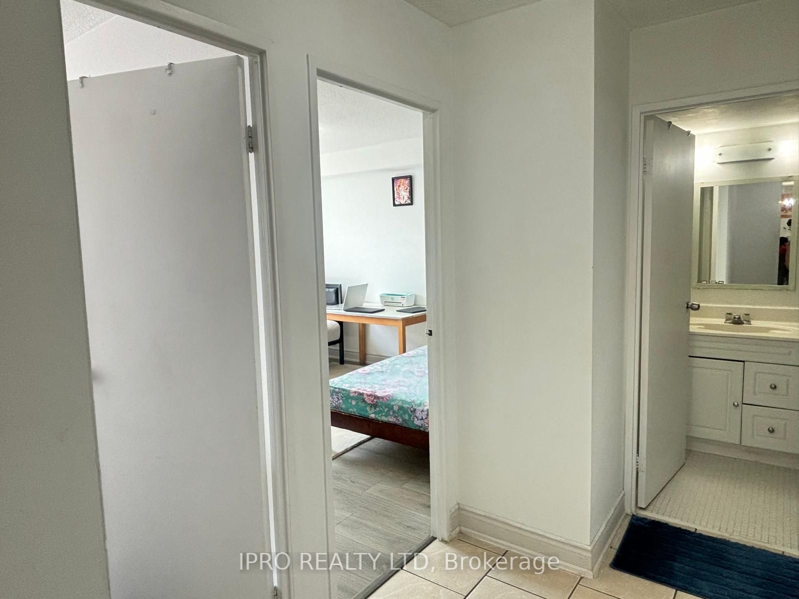 4 Kings Cross Rd, #1106