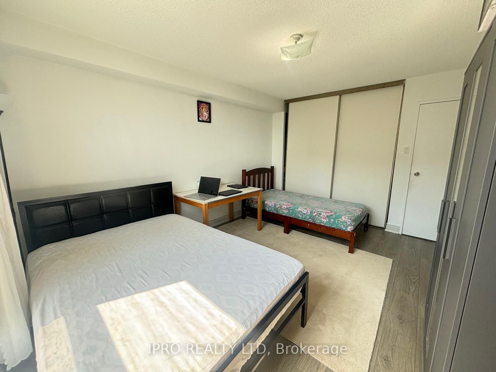 4 Kings Cross Rd, #1106