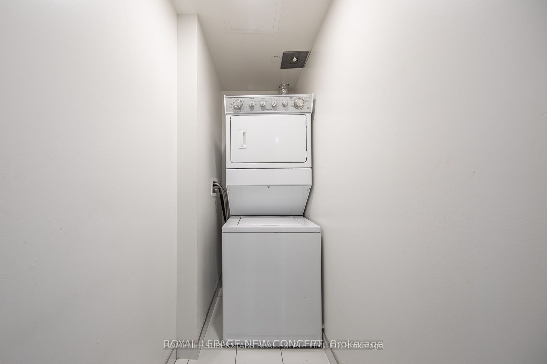 5220 DUNDAS St, #D308
