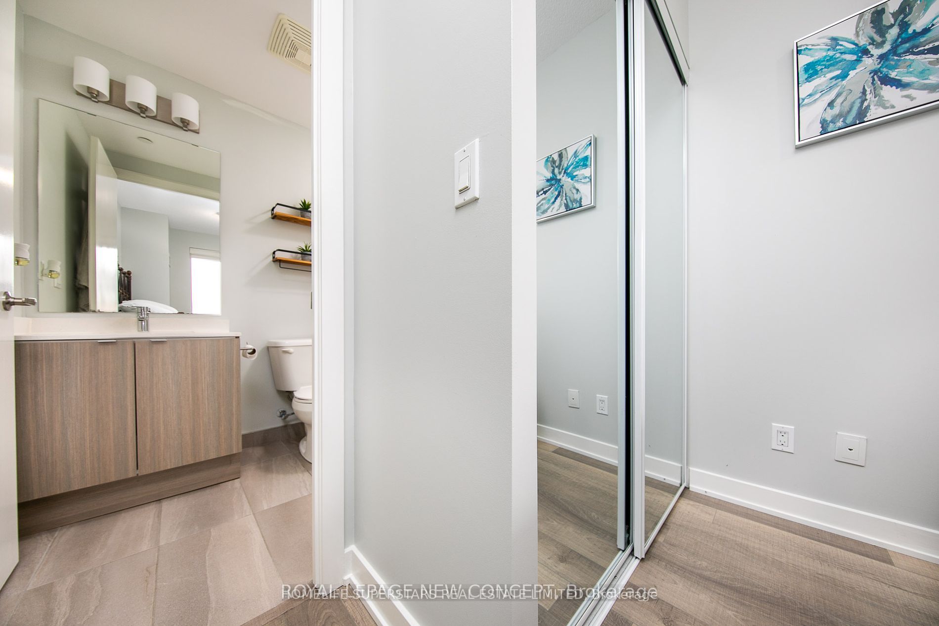 5220 DUNDAS St, #D308