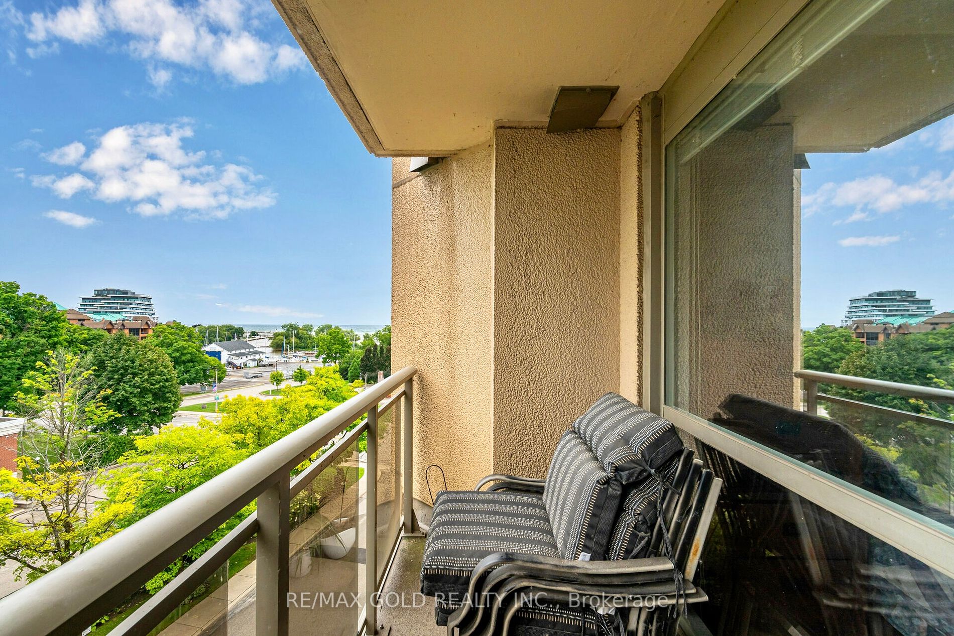 2511 Lakeshore Road W, #517