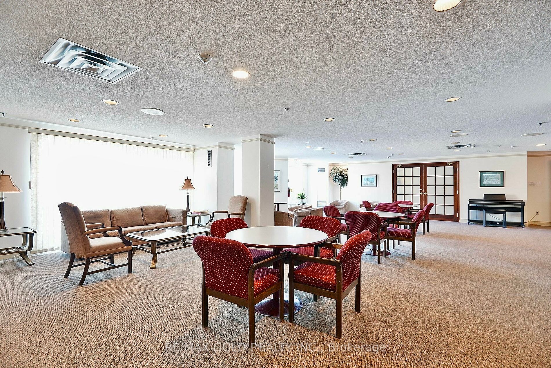 2511 Lakeshore Road W, #517