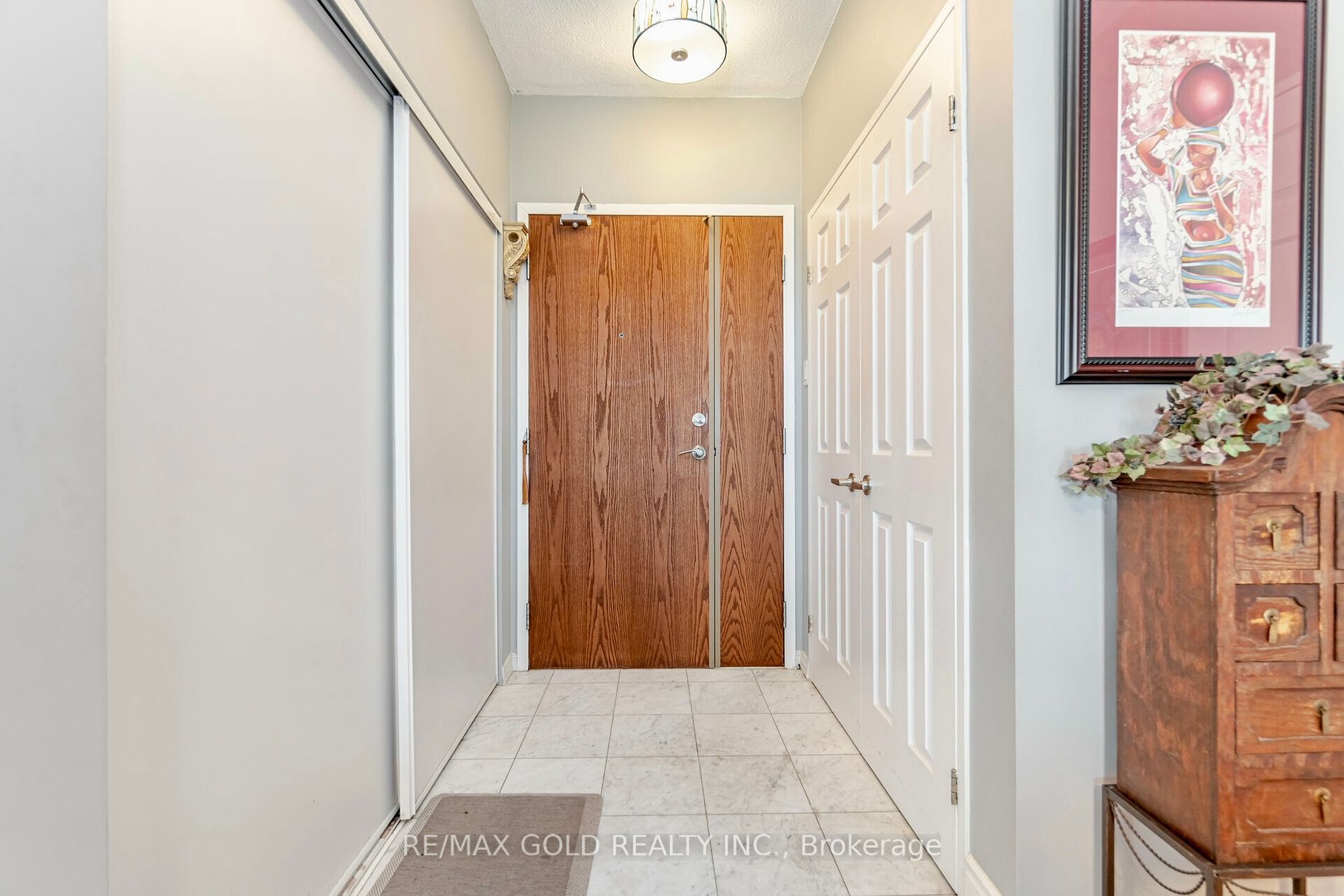 2511 Lakeshore Road W, #517