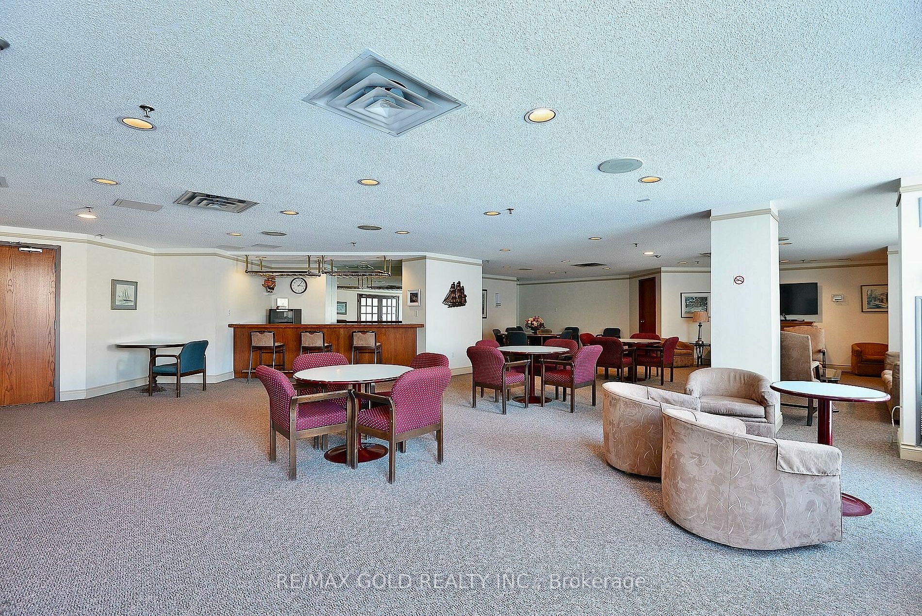 2511 Lakeshore Road W, #517