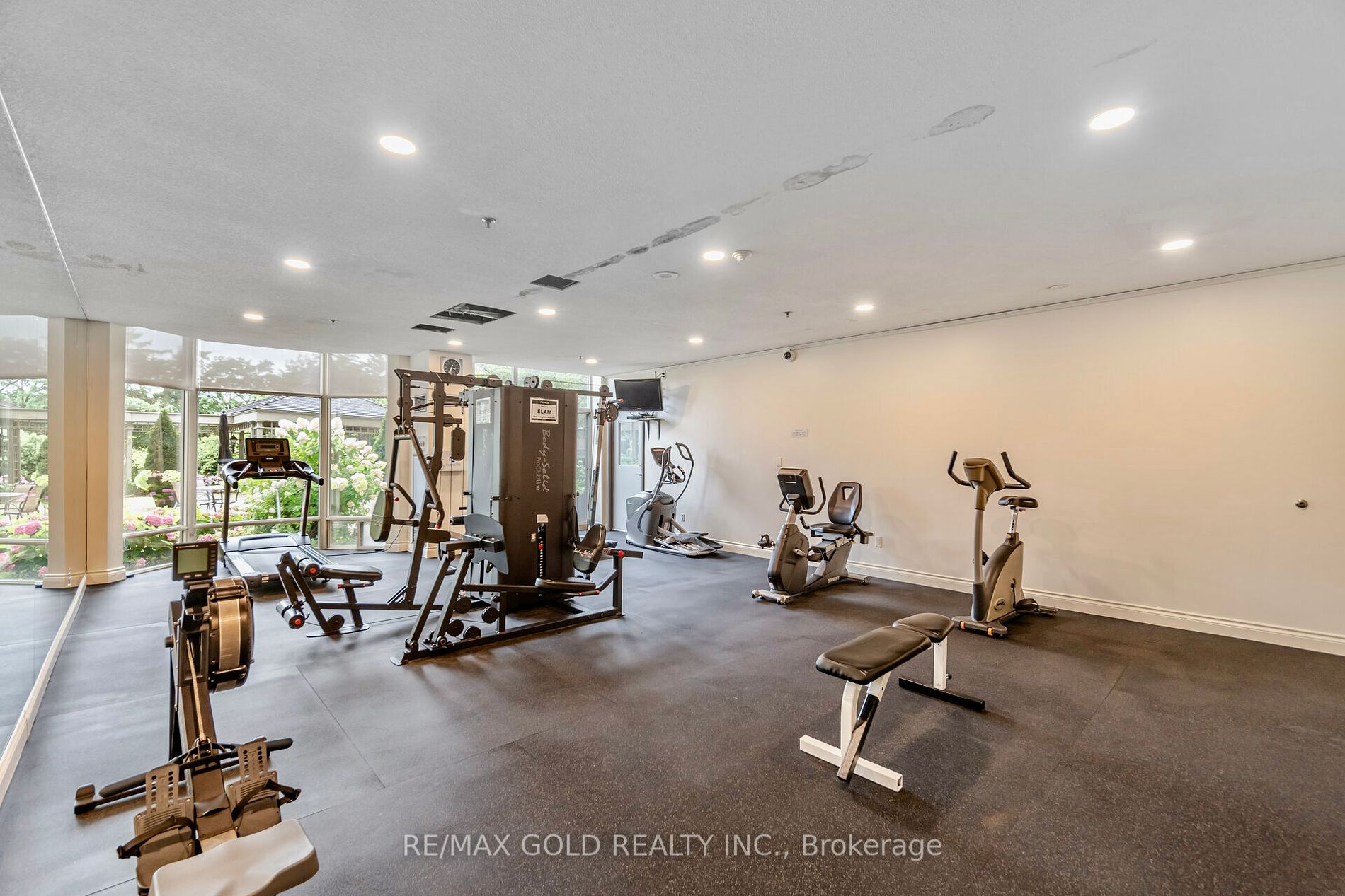 2511 Lakeshore Road W, #517