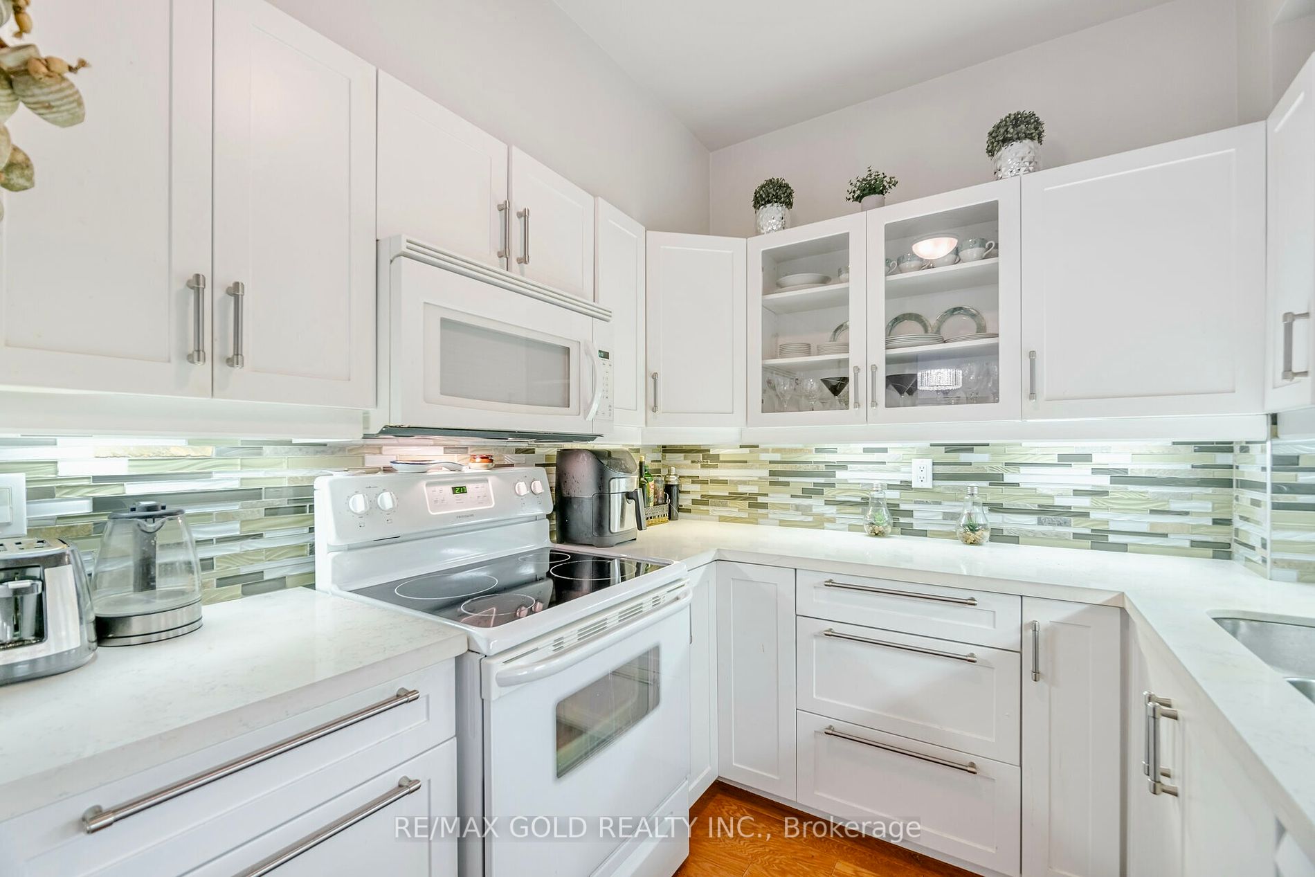 2511 Lakeshore Road W, #517