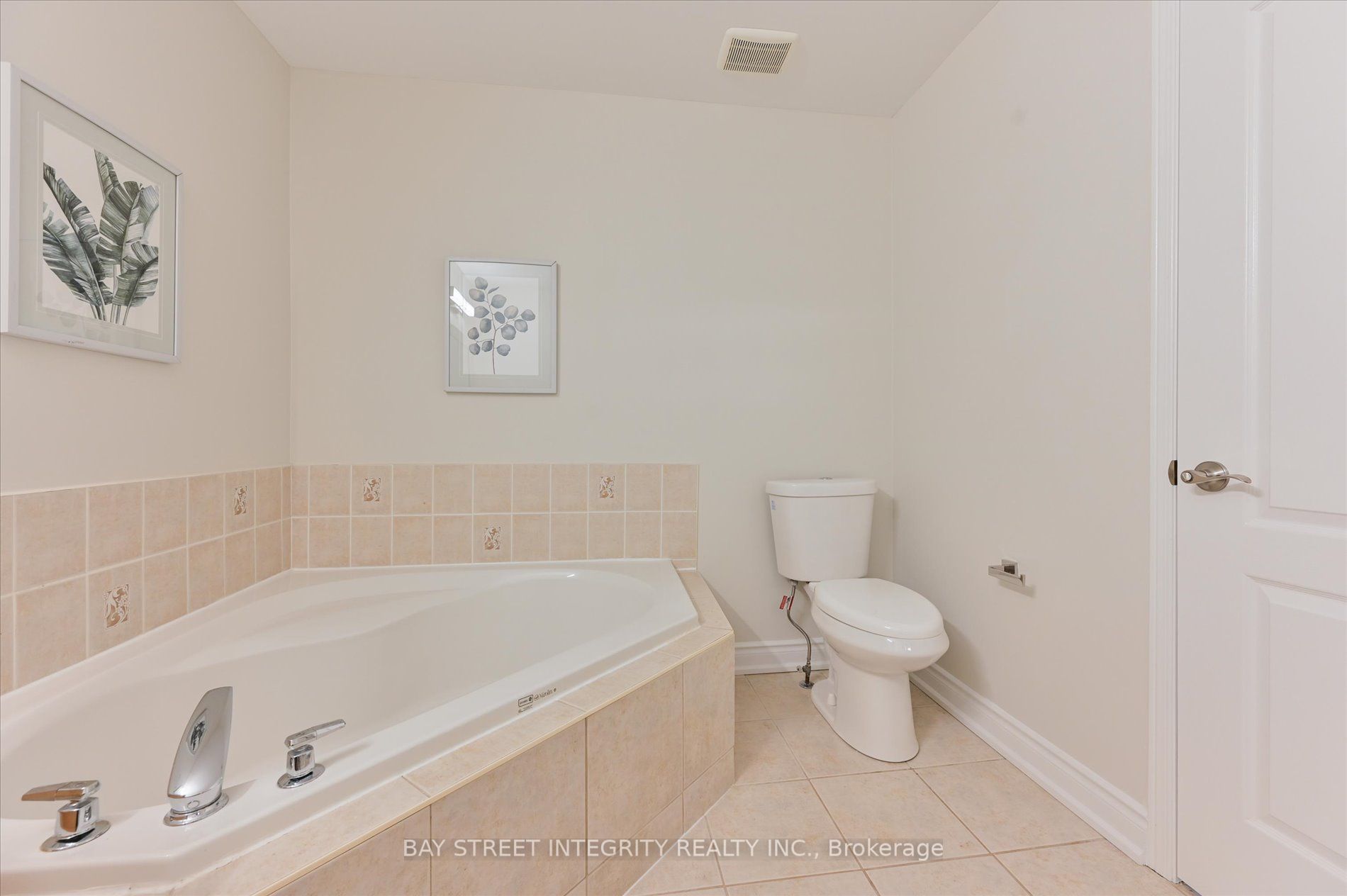 1489 Heritage Way, #4