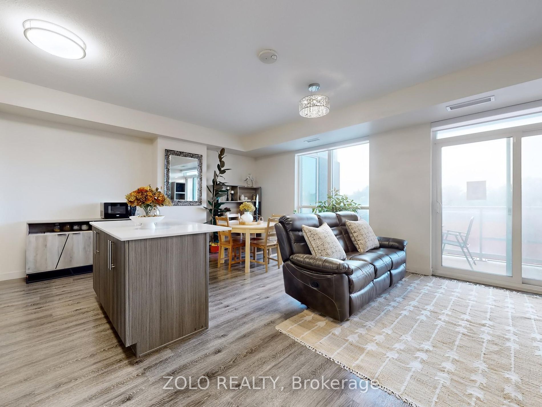 2093 Fairview Street #201