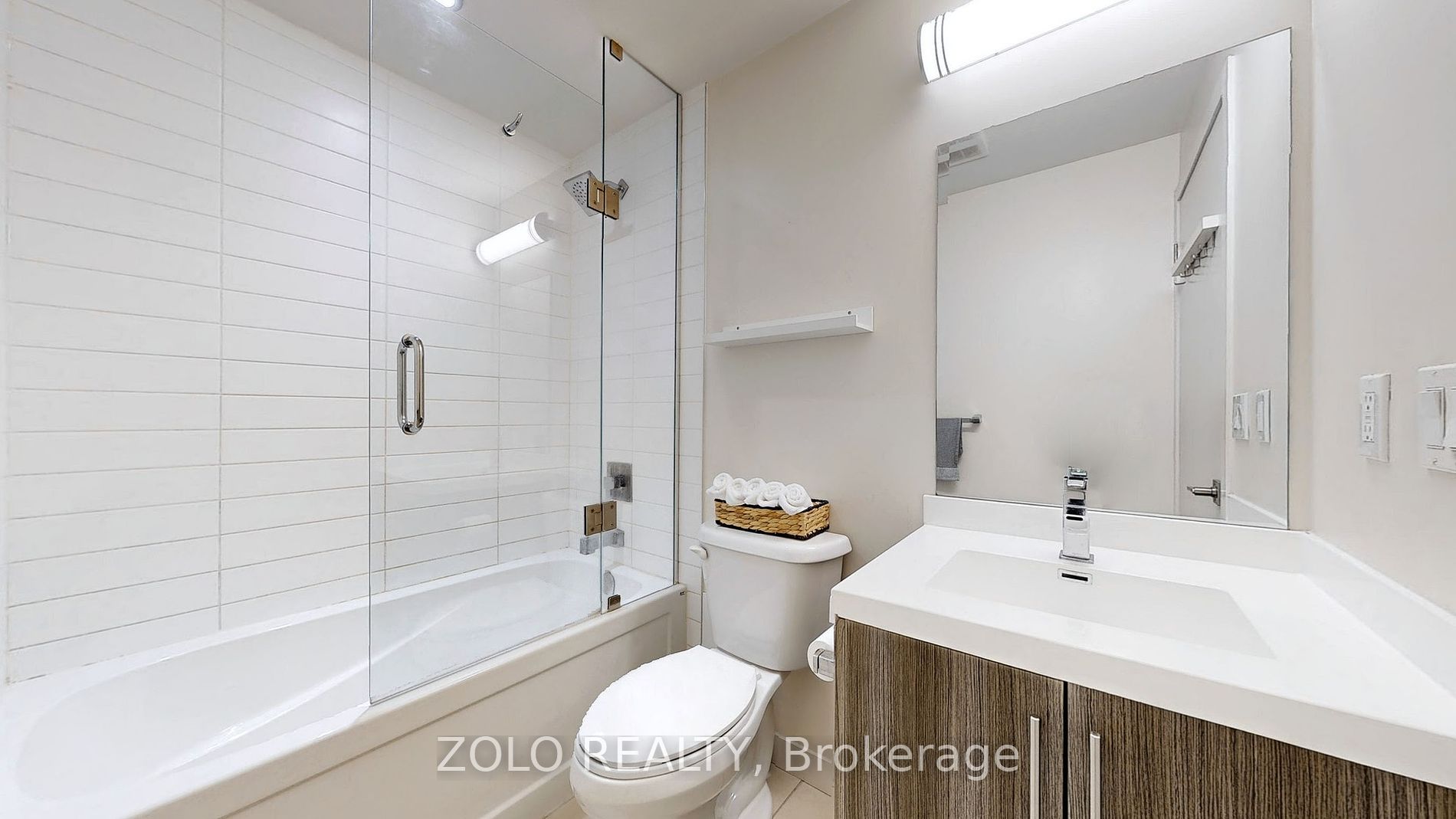 2093 Fairview Street #201