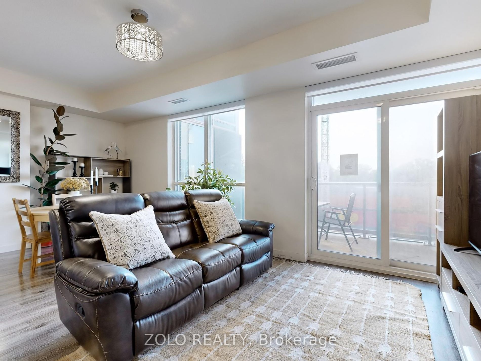 2093 Fairview Street #201