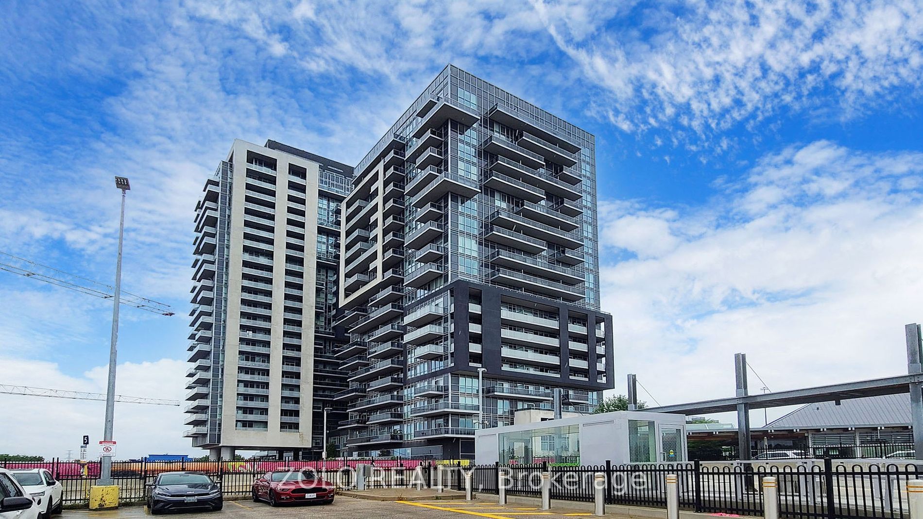 2093 Fairview Street #201