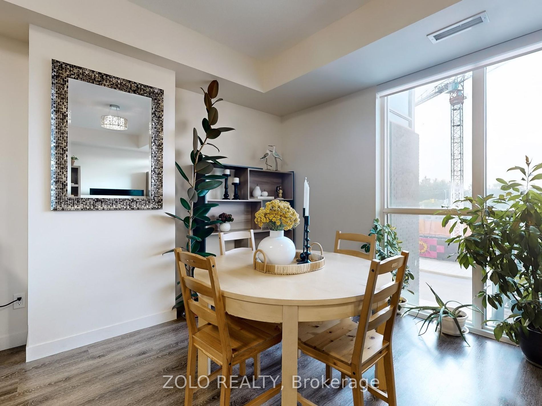 2093 Fairview Street #201